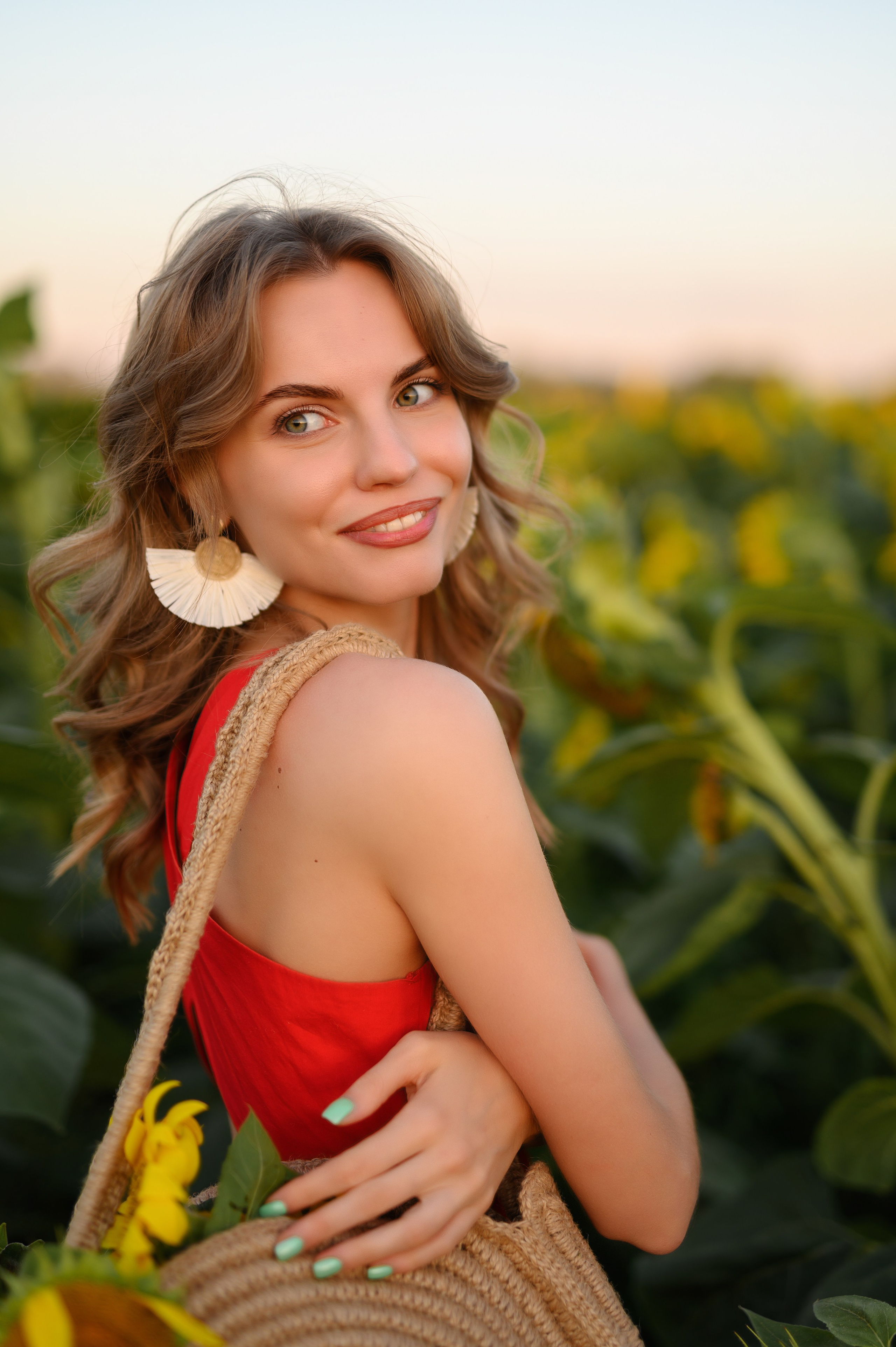 Анна | съемка в подсолнухах. Фотограф в Краснодаре Скубицкая Альбина