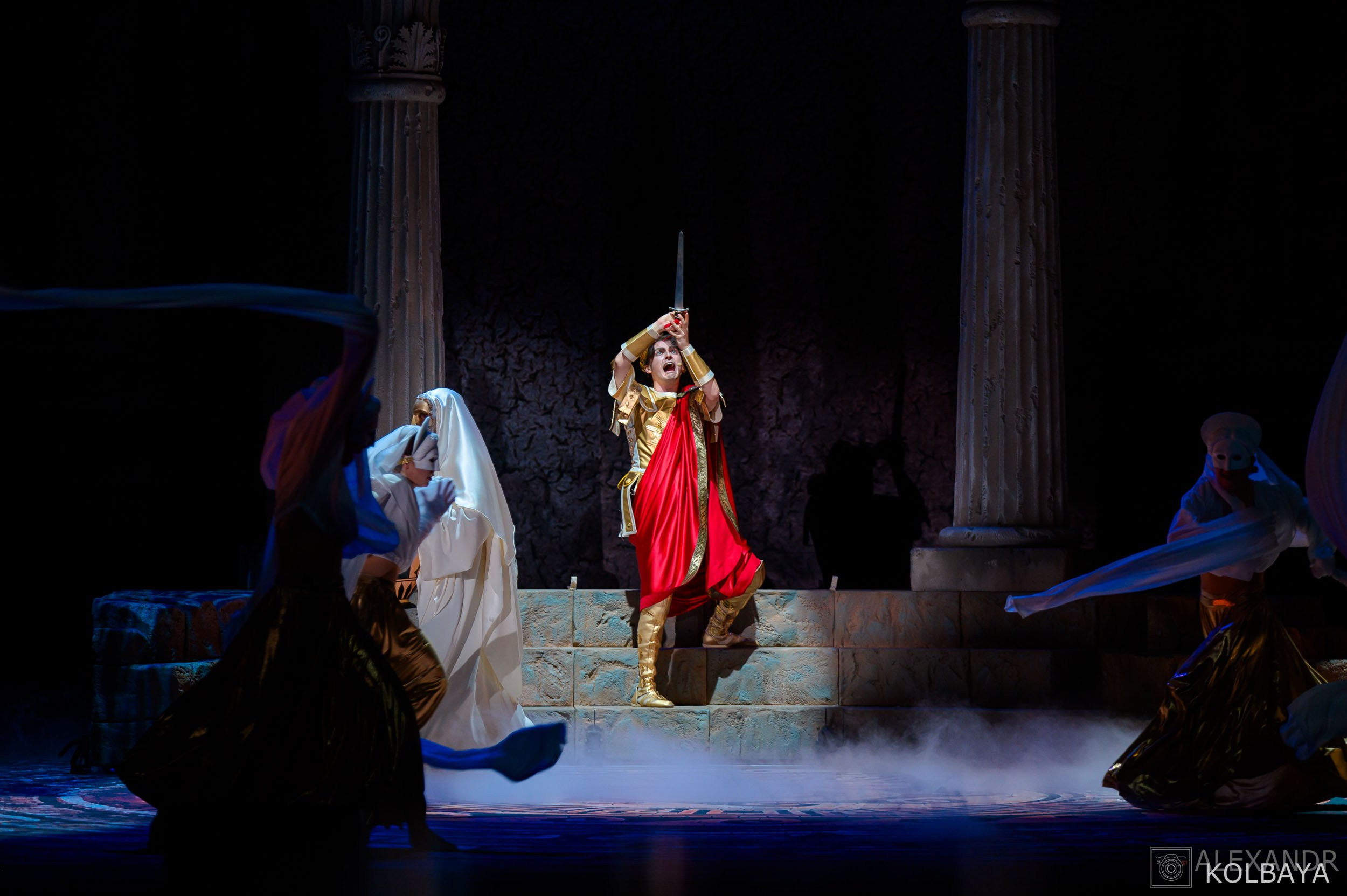 Фоторепортаж со спектакля Гладиатор в Театре Терезы Дуровой. Концертный и театральный репортажный фотограф в Москве Александр Колбая