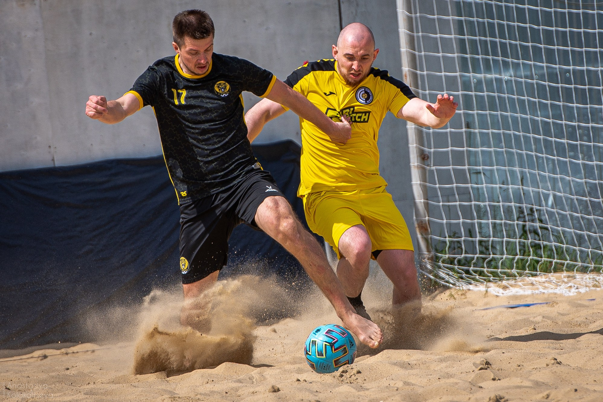 FOOTBALL. Lisa_krassna