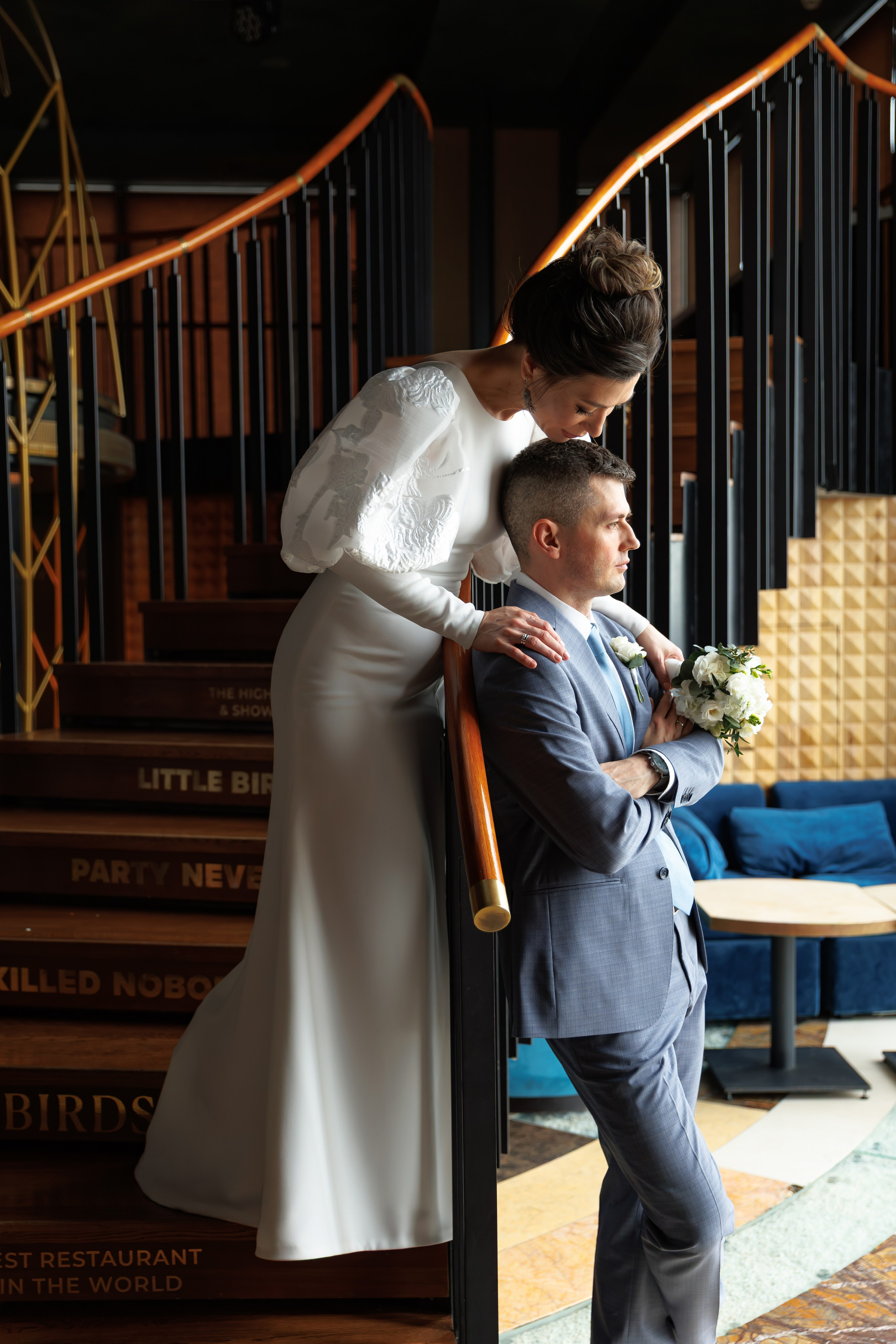 Свадебная фотосессия в библиотеке читальне им Пушкина. Свадебный фотограф Москва и МО Сергей Киржаев