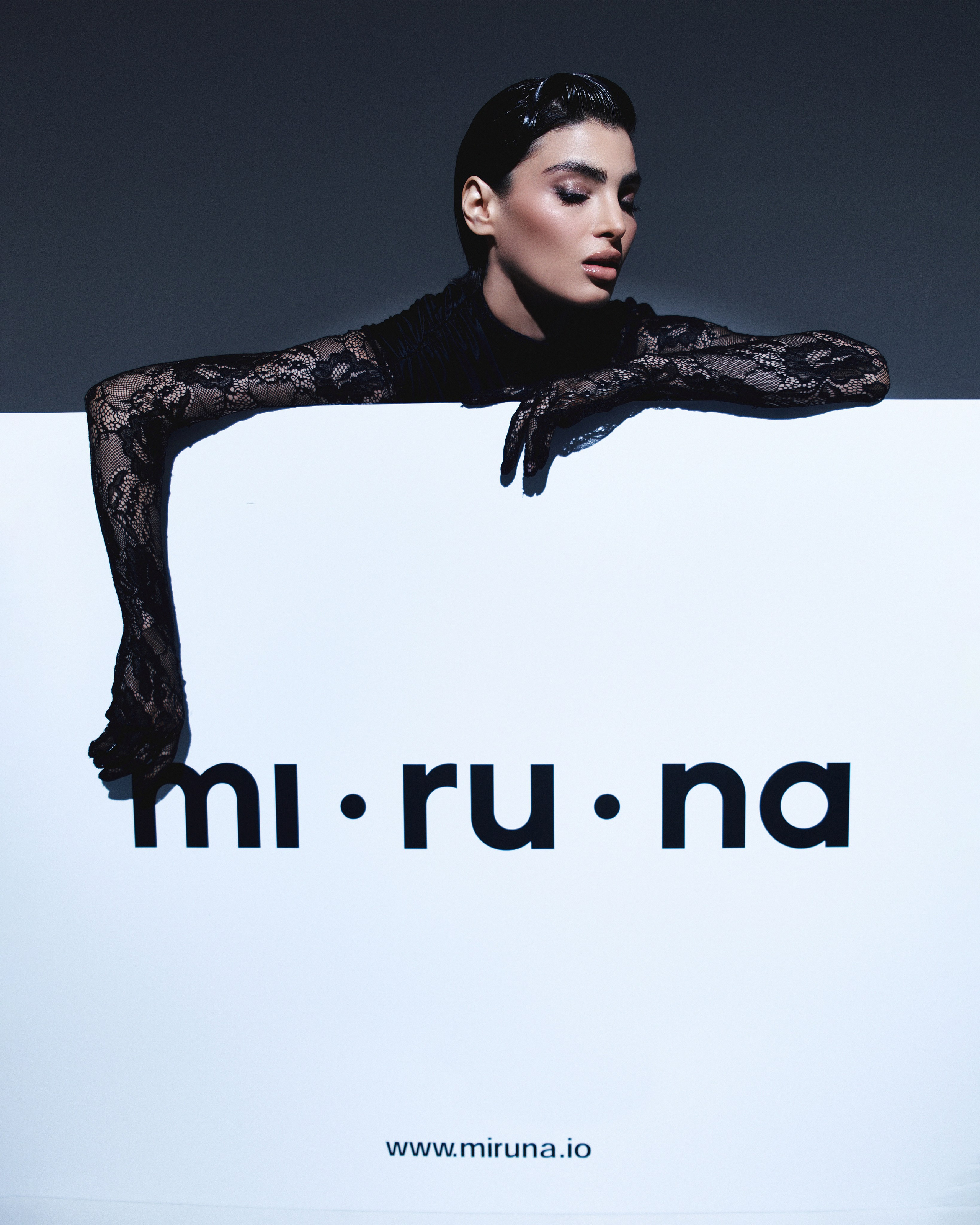 Miruna. NOIZOMAX Художественный фотограф в Дубай