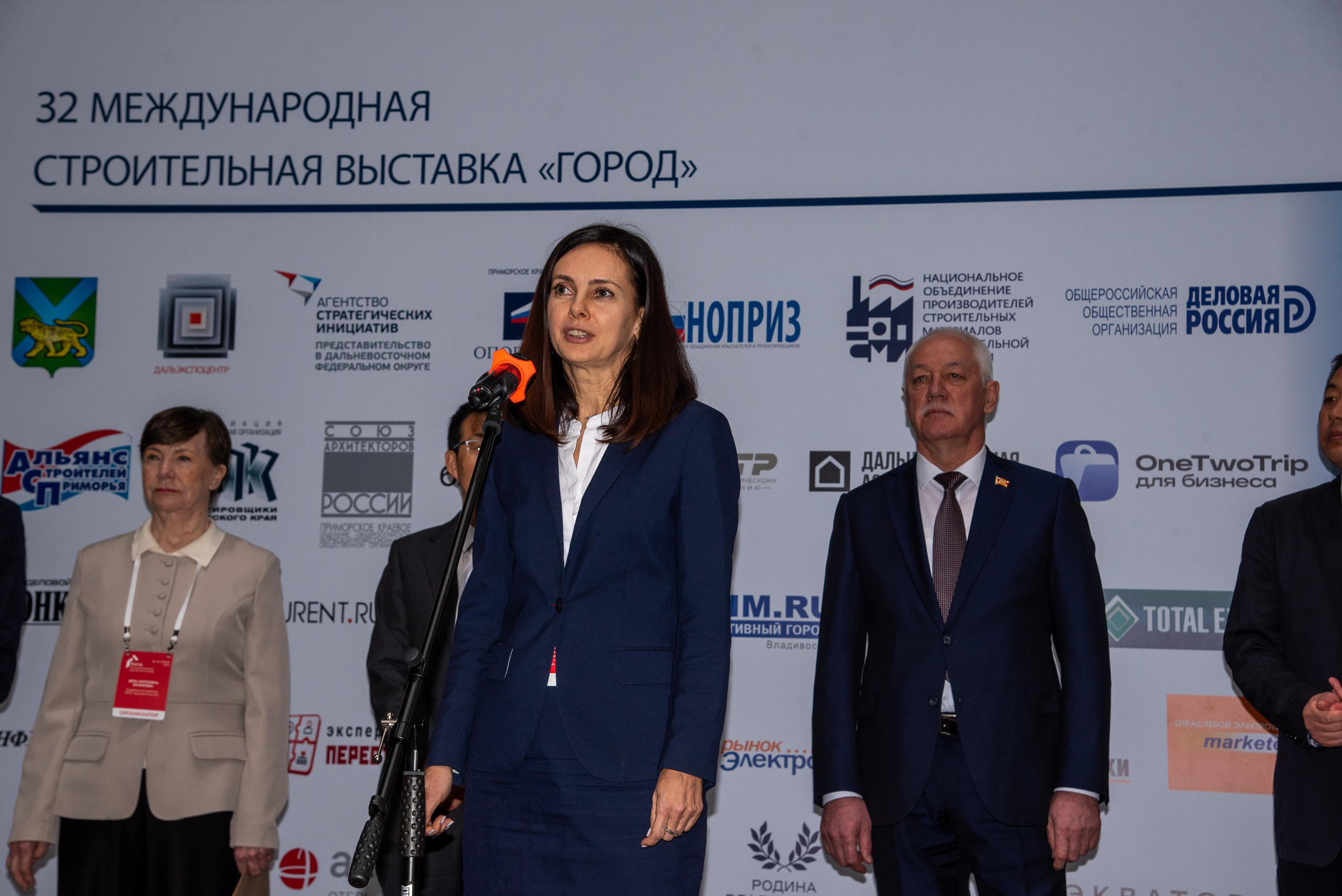 32-я строительная выставка. Семейный и свадебный фотограф во Владивостоке Солопчук Властелина