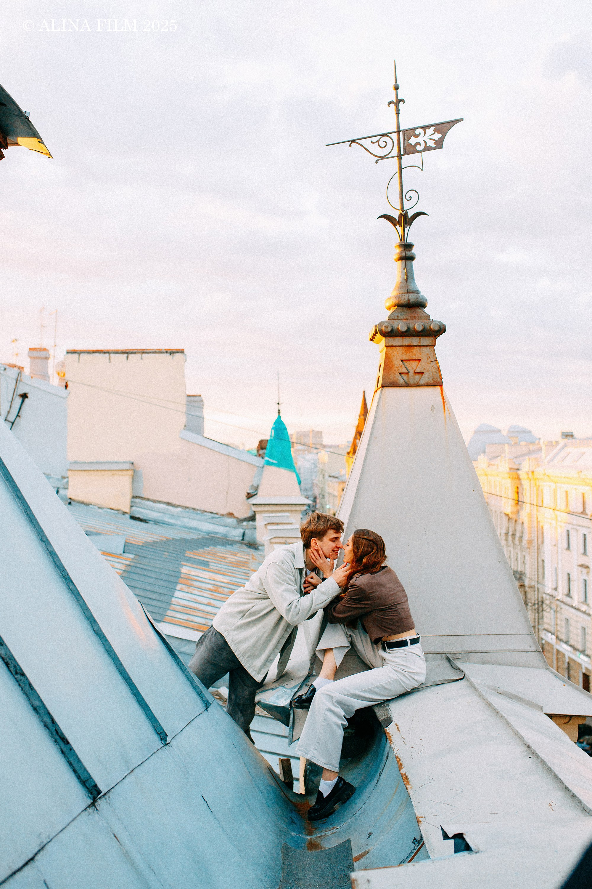Фотосессия на крыше в Питере (лавстори). Фотограф в Санкт-Петербурге Alina Film