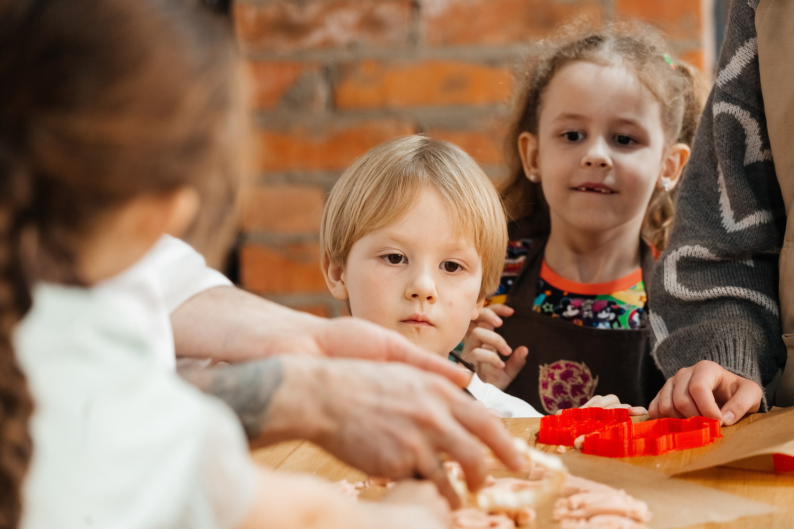 Детский мастер-класс в «АРТиШОК». Фотограф Кемерово | Сергей