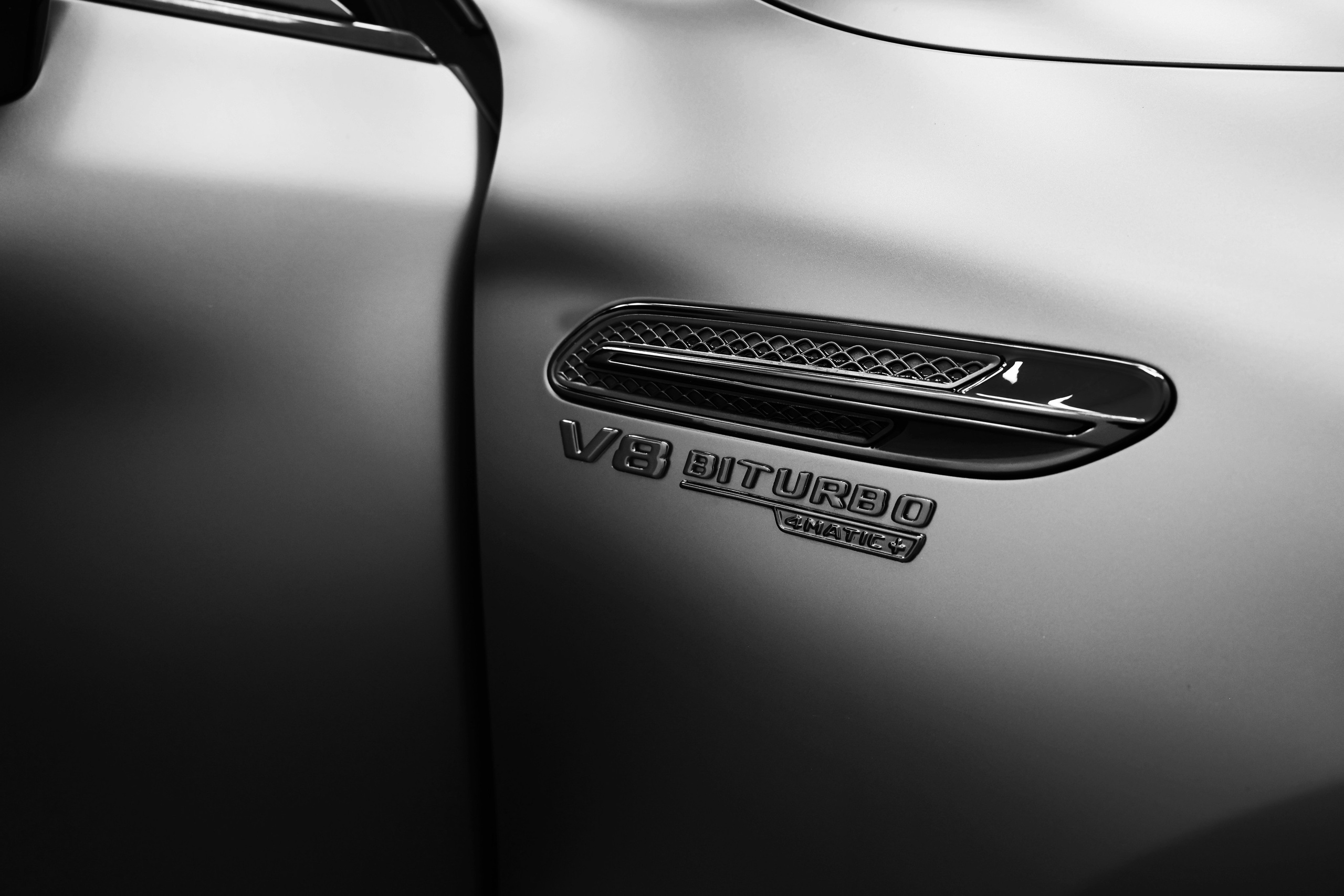 2019 MERCEDES BENZ GT63s AMG. Mixturecaptures