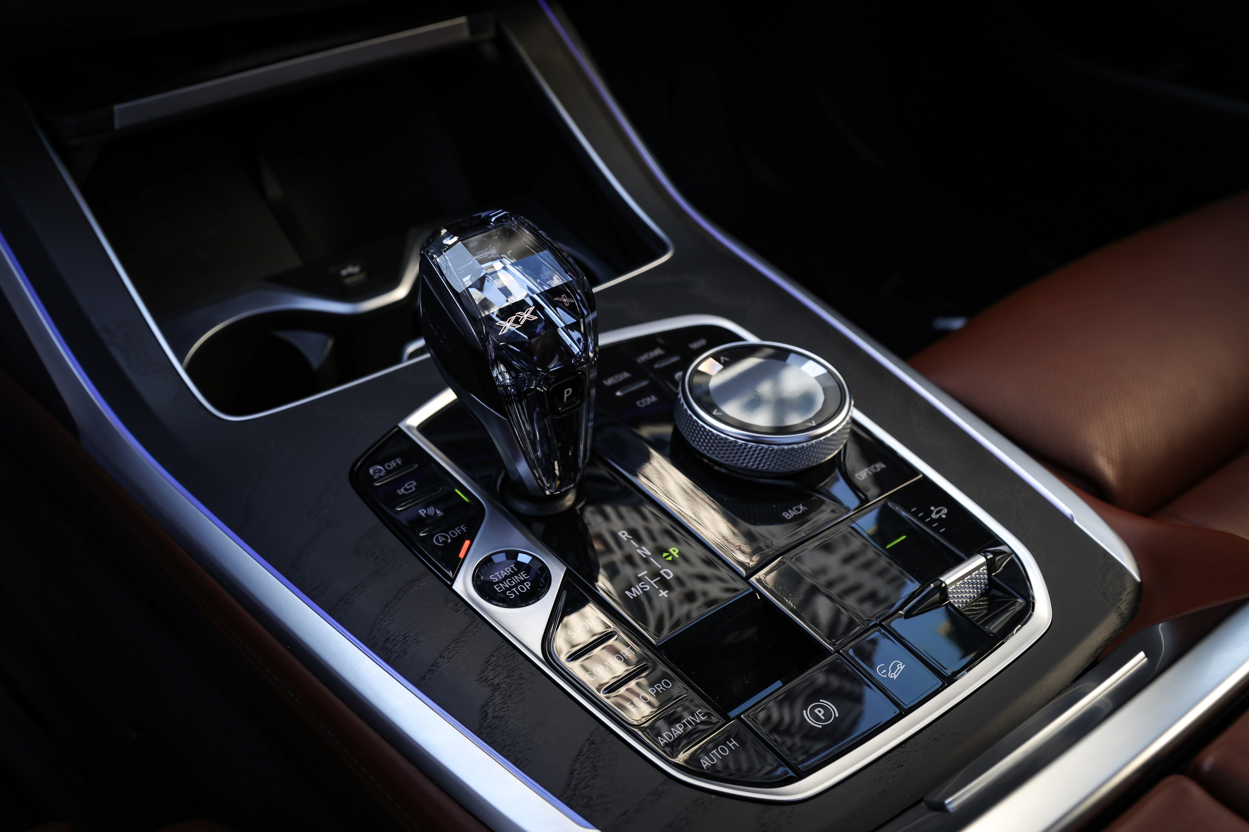 2020 BMW X7 XDrive 40i. Mixturecaptures