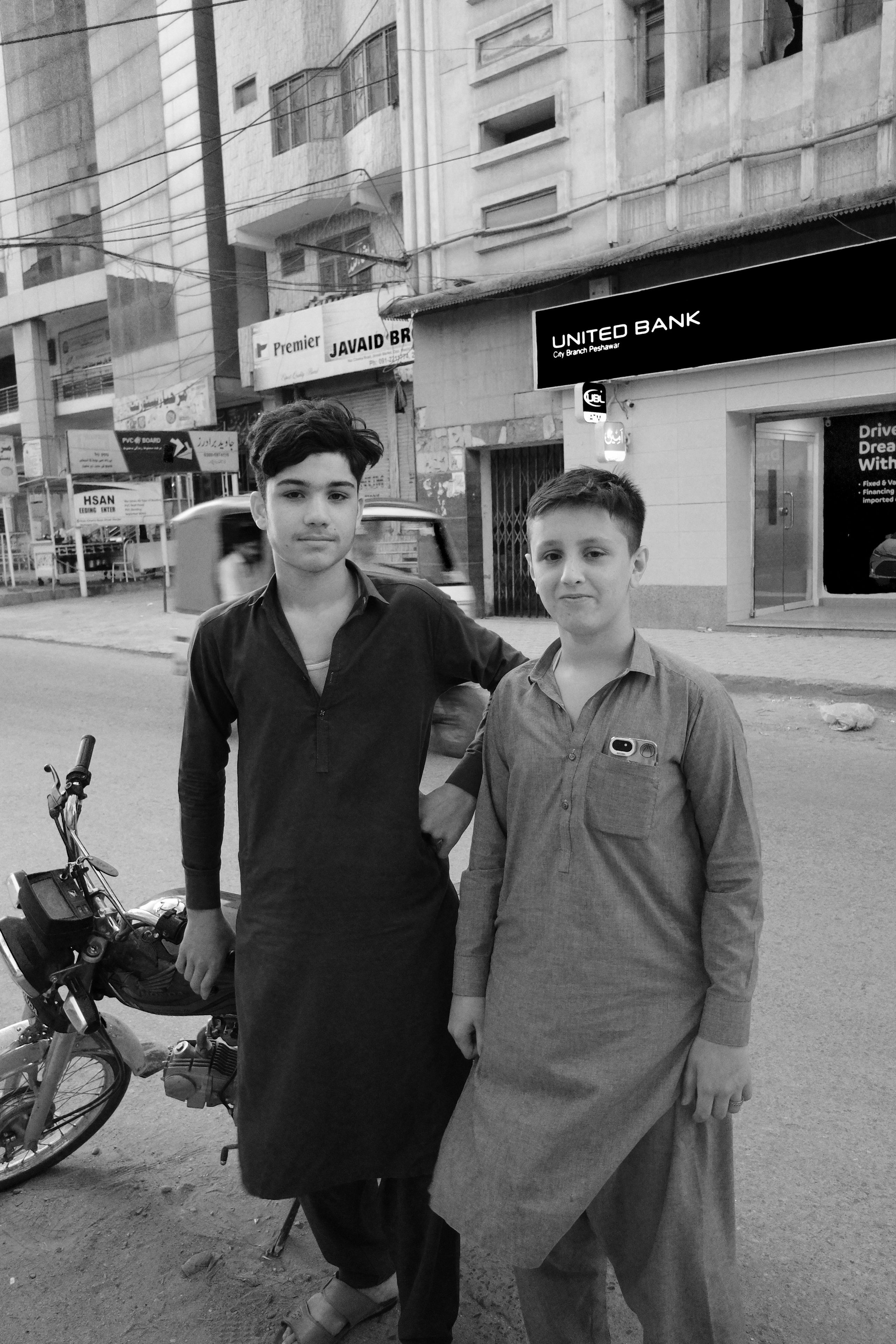 Подростки, Пешавар