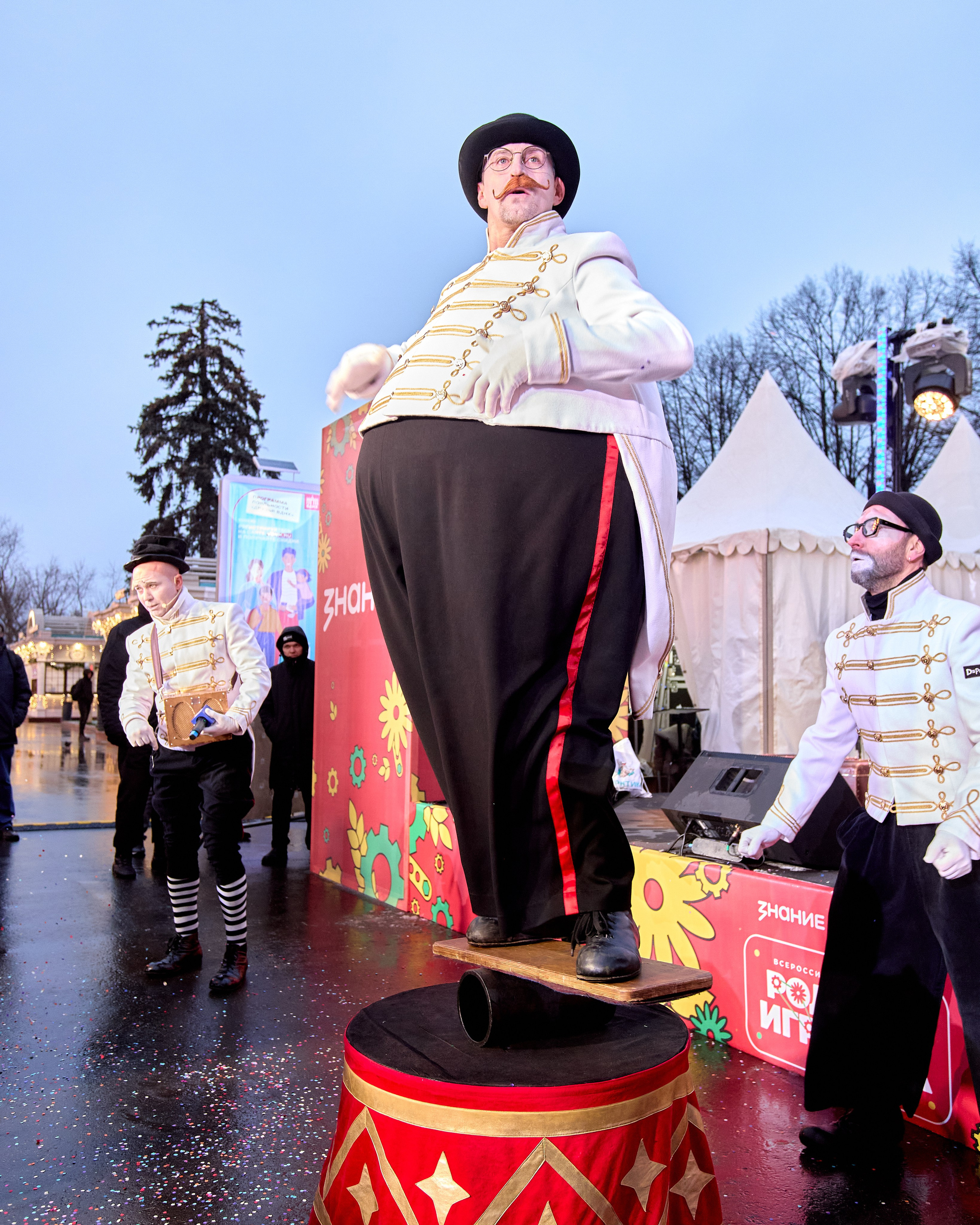 VDNH открытие ёлки. Святослав Лебедев | Рекламный фотограф — Коммерческая съемка, Арт-дирекшн, AI-интеграция