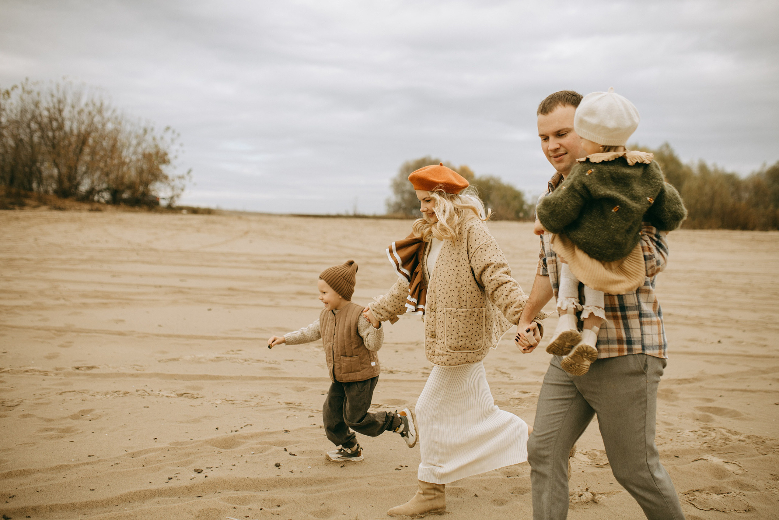 Прогулка у воды осенью. Семейный и детский фотограф в Рязани Екатерина Воронцова