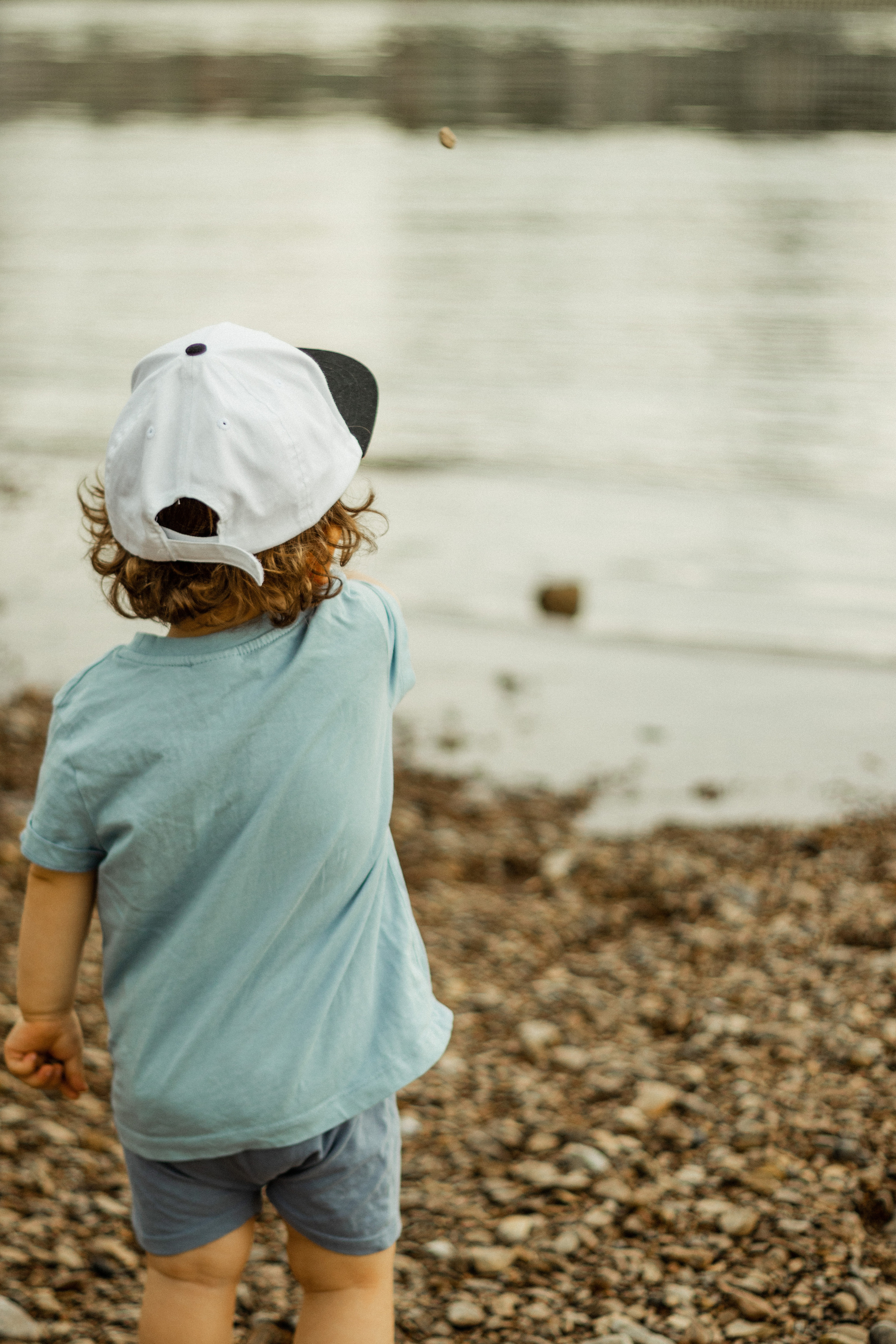 Искандер на берегу. Фотограф Исламова Диана