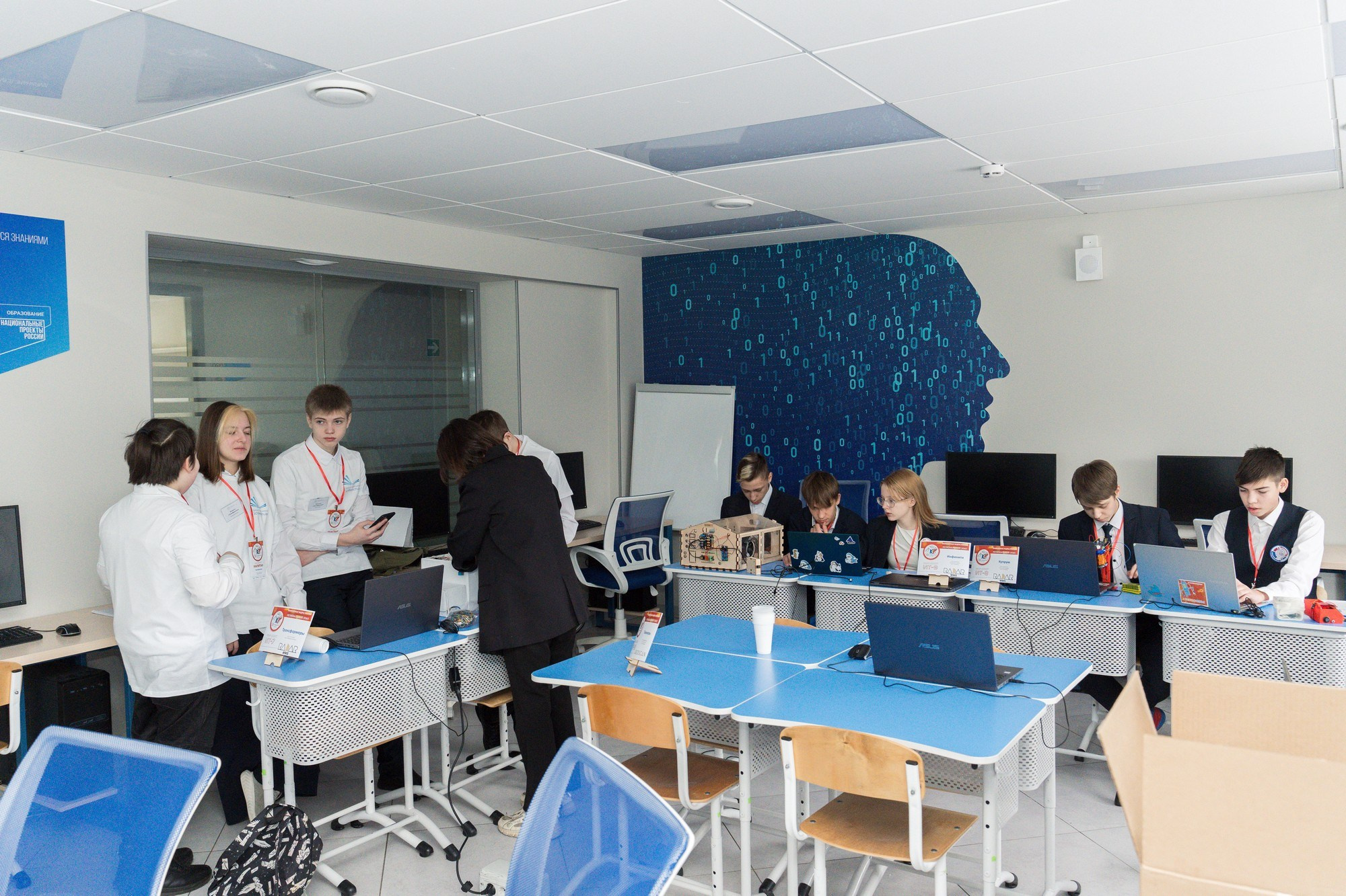 Инженерные кадры России. Репортажная съёмка в Санкт-Петербурге, Константин Петров