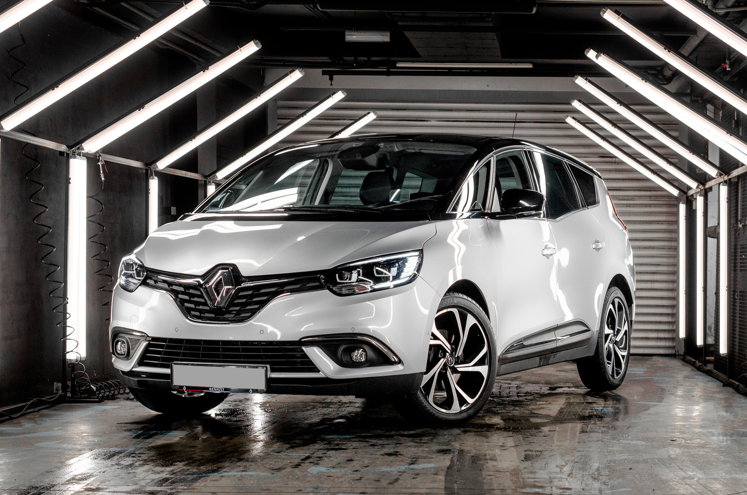 Renault. Автомобильный и интерьерный фотограф в Минске Александр Тагаев