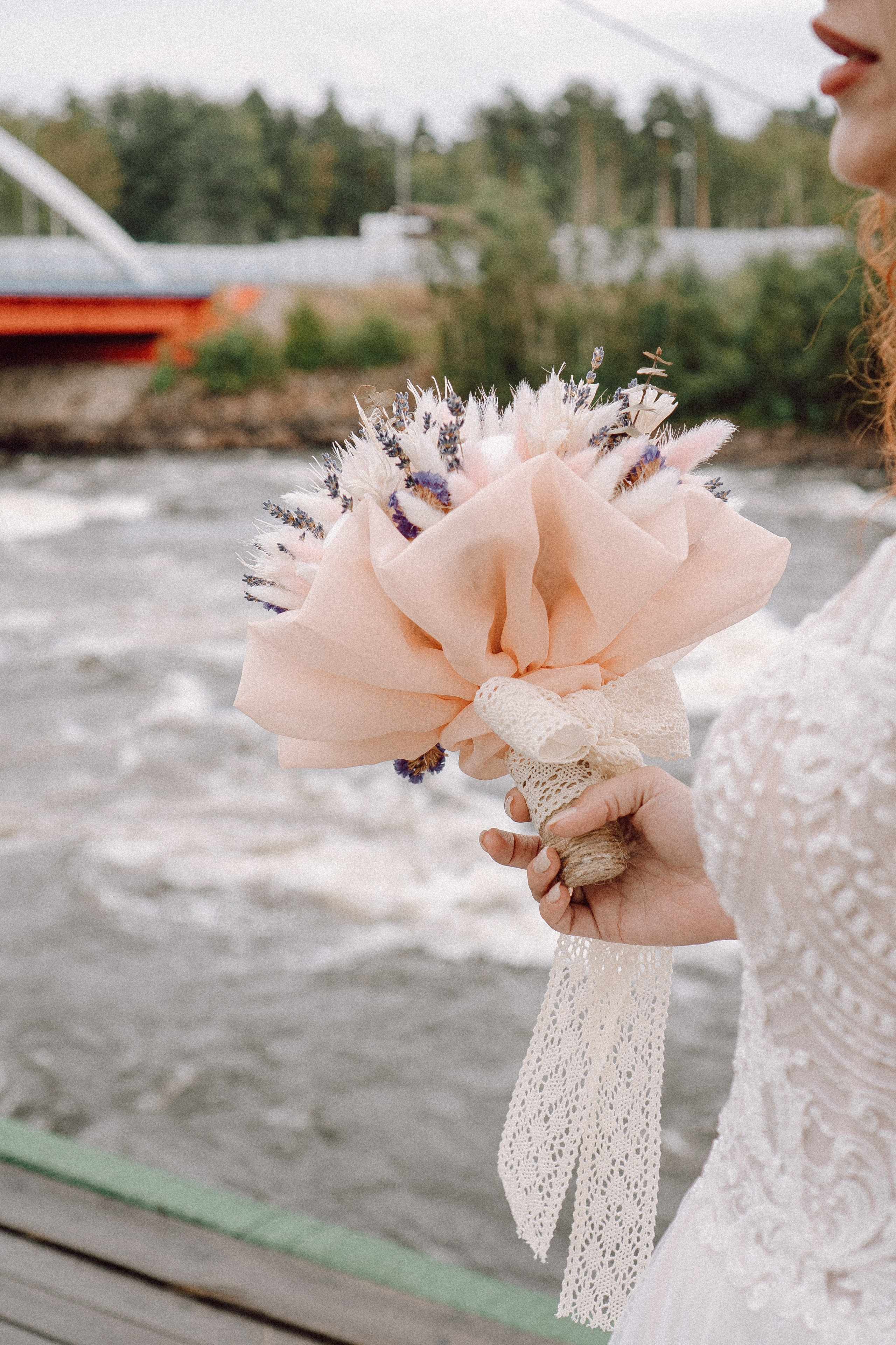 СВАДЕБНАЯ ФОТОСЕССИИЯ ПАРЫ В ГОРОДЕ ПРИОЗЕРСК В СОСНОВОМ ЛЕСУ И С ПИКАПОМ. Профессиональный фотограф, Санкт-Петербург — Виктория Богомолова