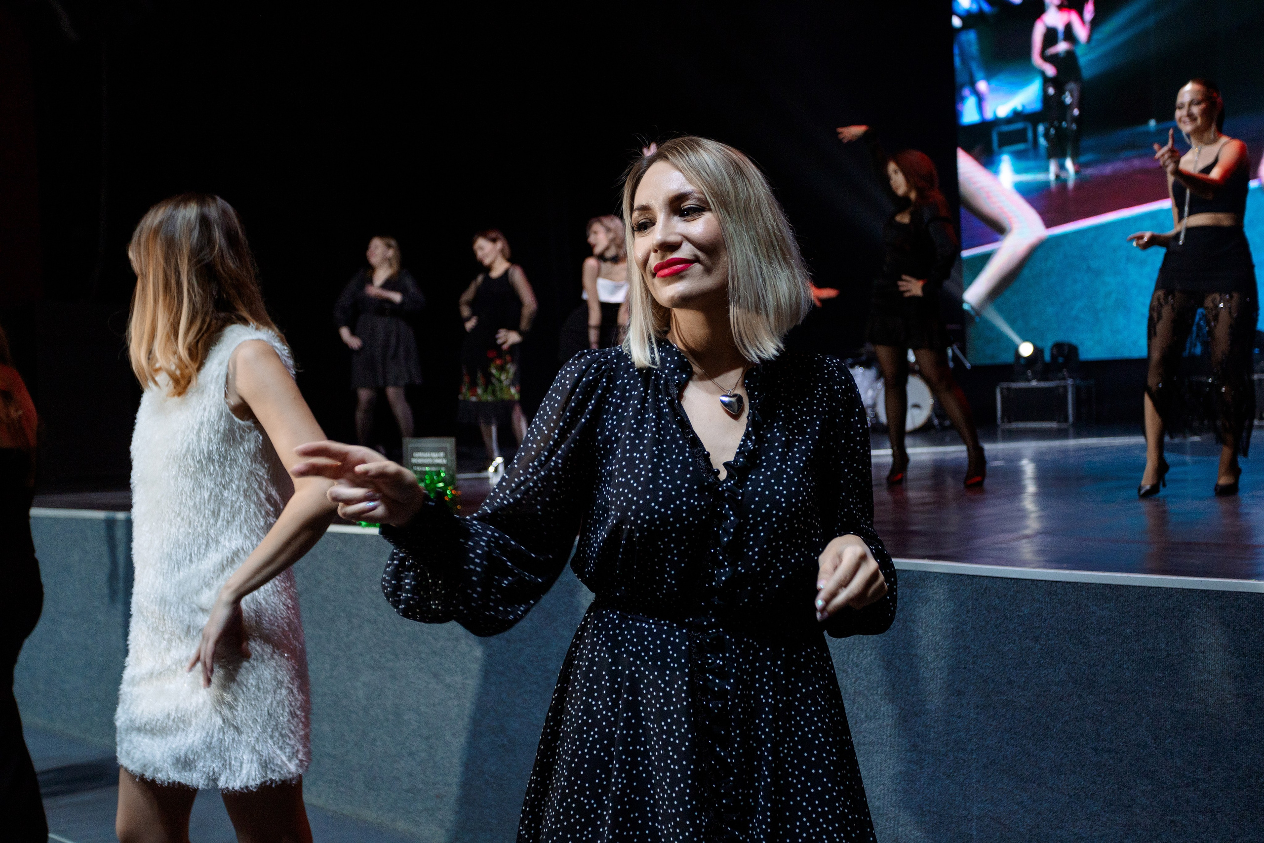 РЕПОРТАЖ: НОВЫЙ ГОД В ДК МЕТАЛЛУРГ. Профессиональный фотограф в Ижевске Леша Петров