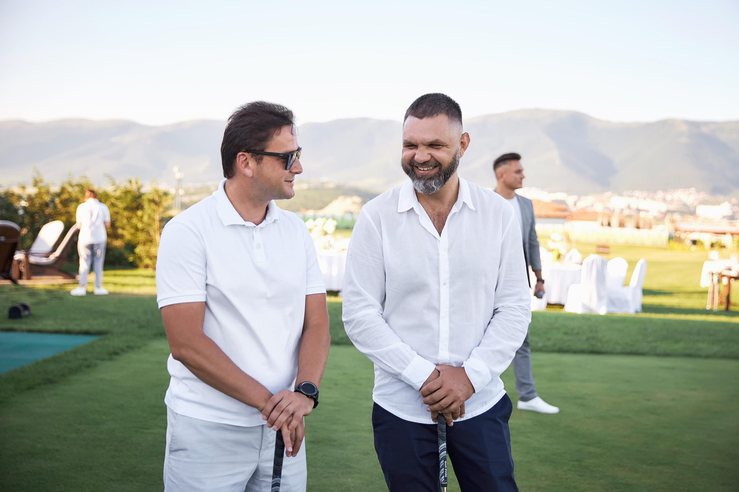 Камерная свадьба для самых близких в окружении моря, гор и гольфа!. ТВИНС СТУДИО — лучшие свадебные фотографы и видеографы в Краснодаре