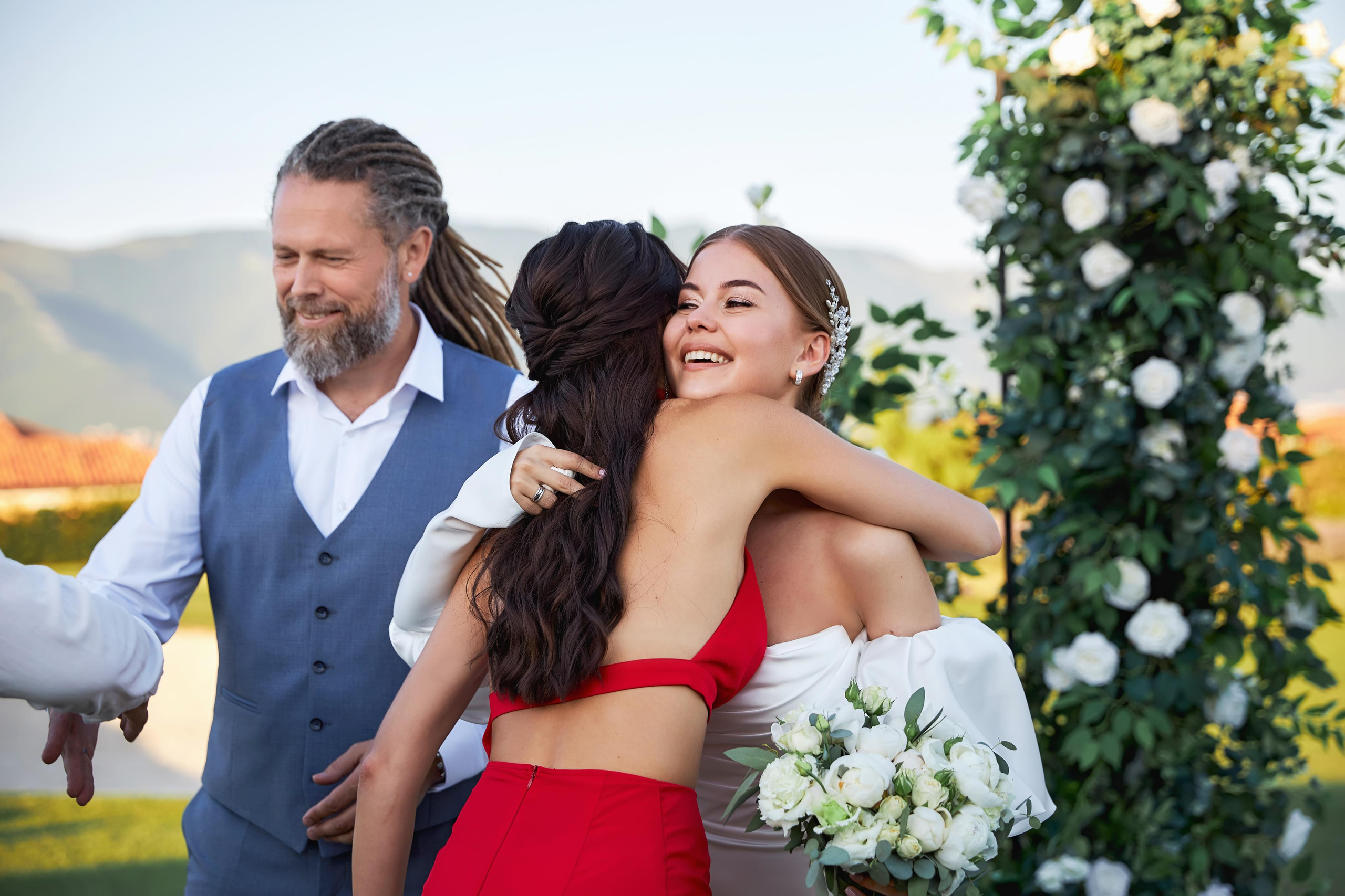 Камерная свадьба для самых близких в окружении моря, гор и гольфа!. ТВИНС СТУДИО — лучшие свадебные фотографы и видеографы в Краснодаре