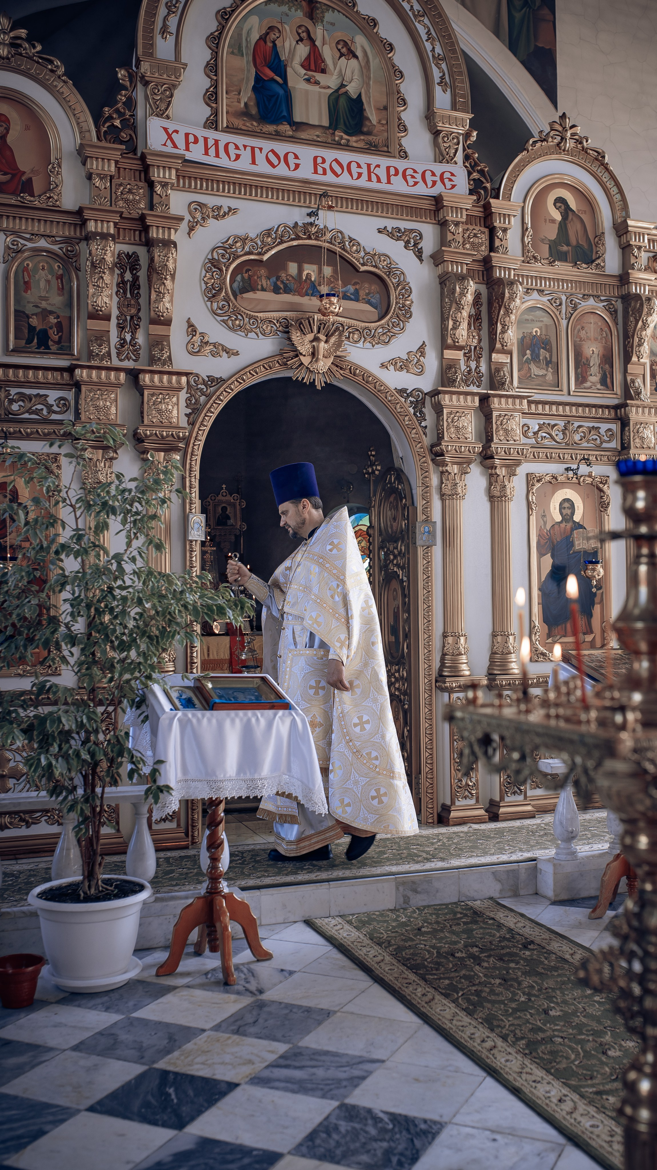 Воскресная служба в Рождественско-Николаевском храме. Фотографы крещения/венчания  Красноярск Татьяна и Вячеслав Переваловы
