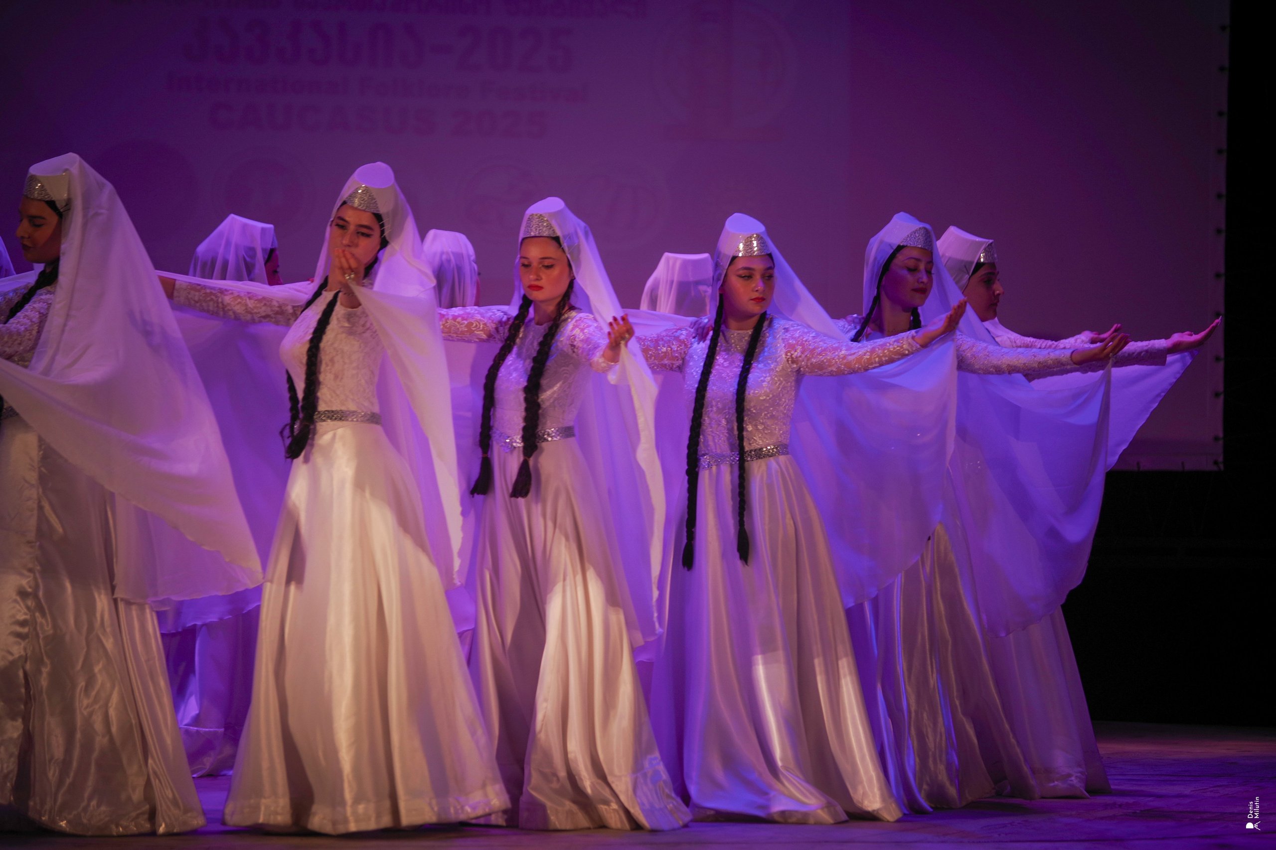 Танцы в прекрасном Они. Портретный фотограф Денис Милютин