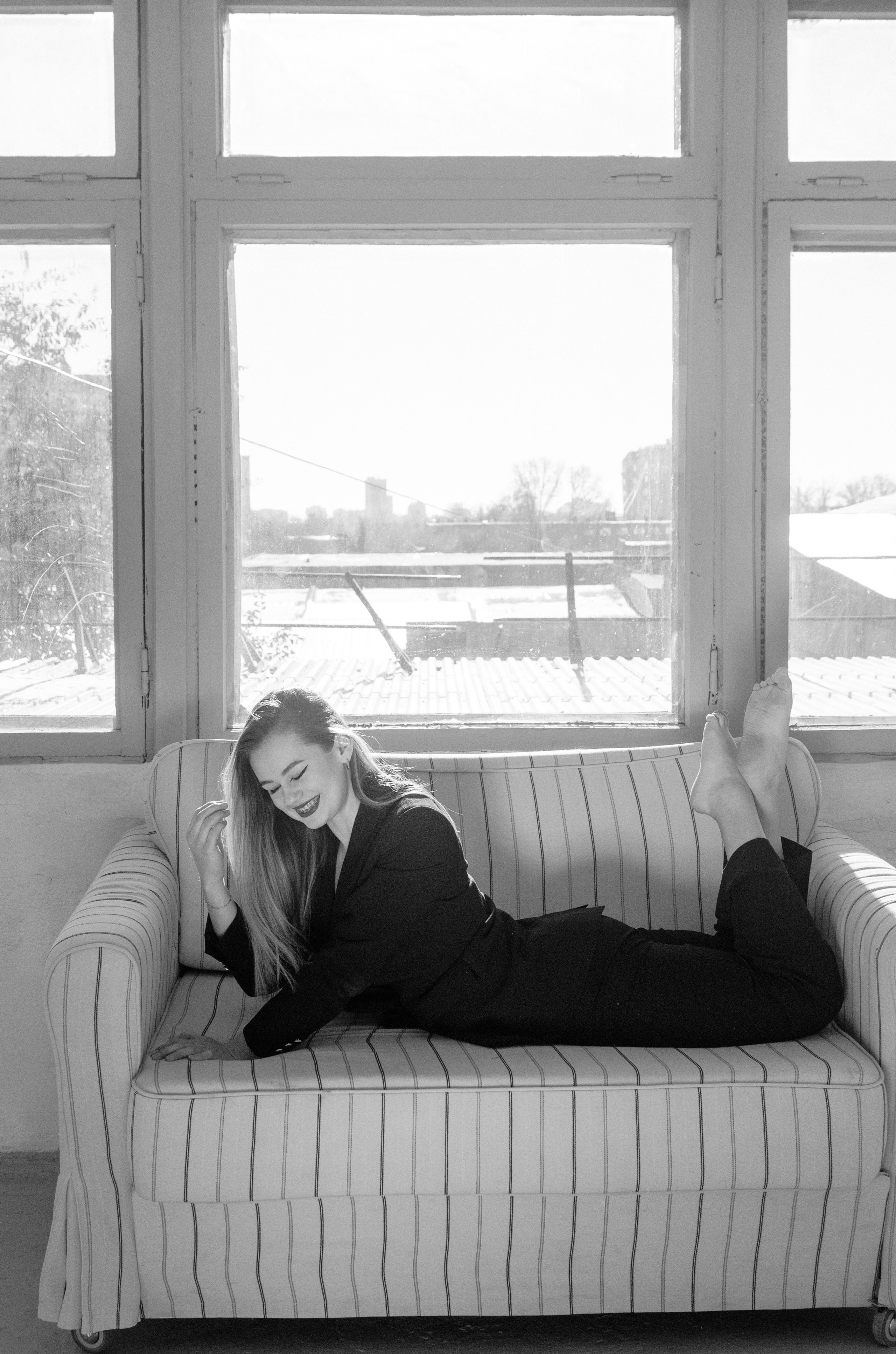 Женская фотосессия в стиле минимализм. Денисова Аля — фотограф для парных съемок и индивидуальных историй в Барнауле