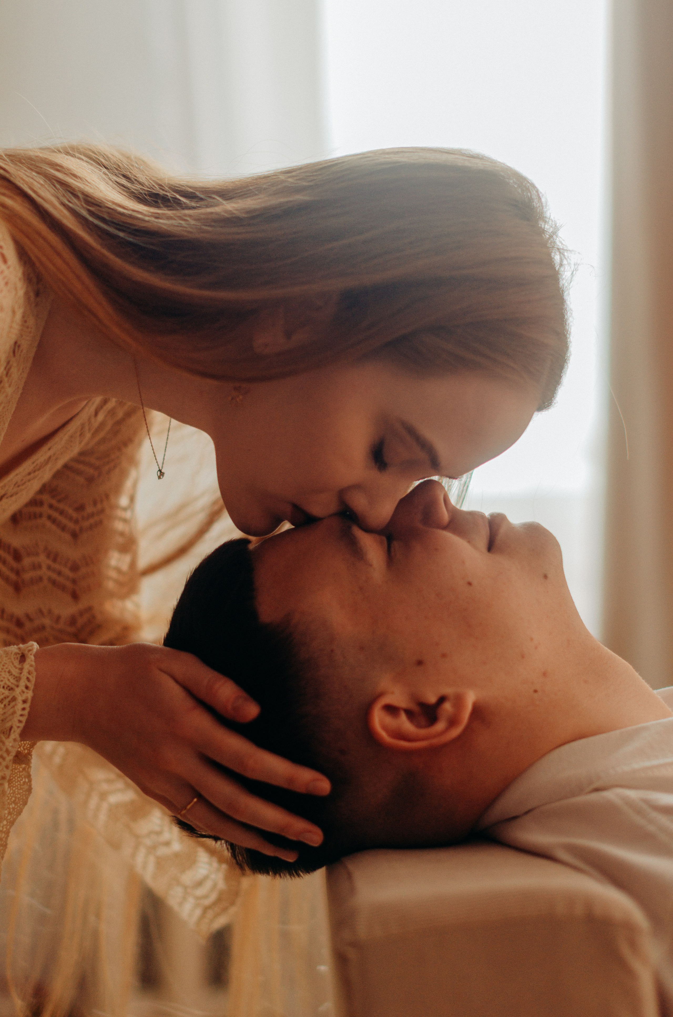 Love Story в фотостудии в стиле бохо. Денисова Аля — фотограф для парных съемок и индивидуальных историй в Барнауле