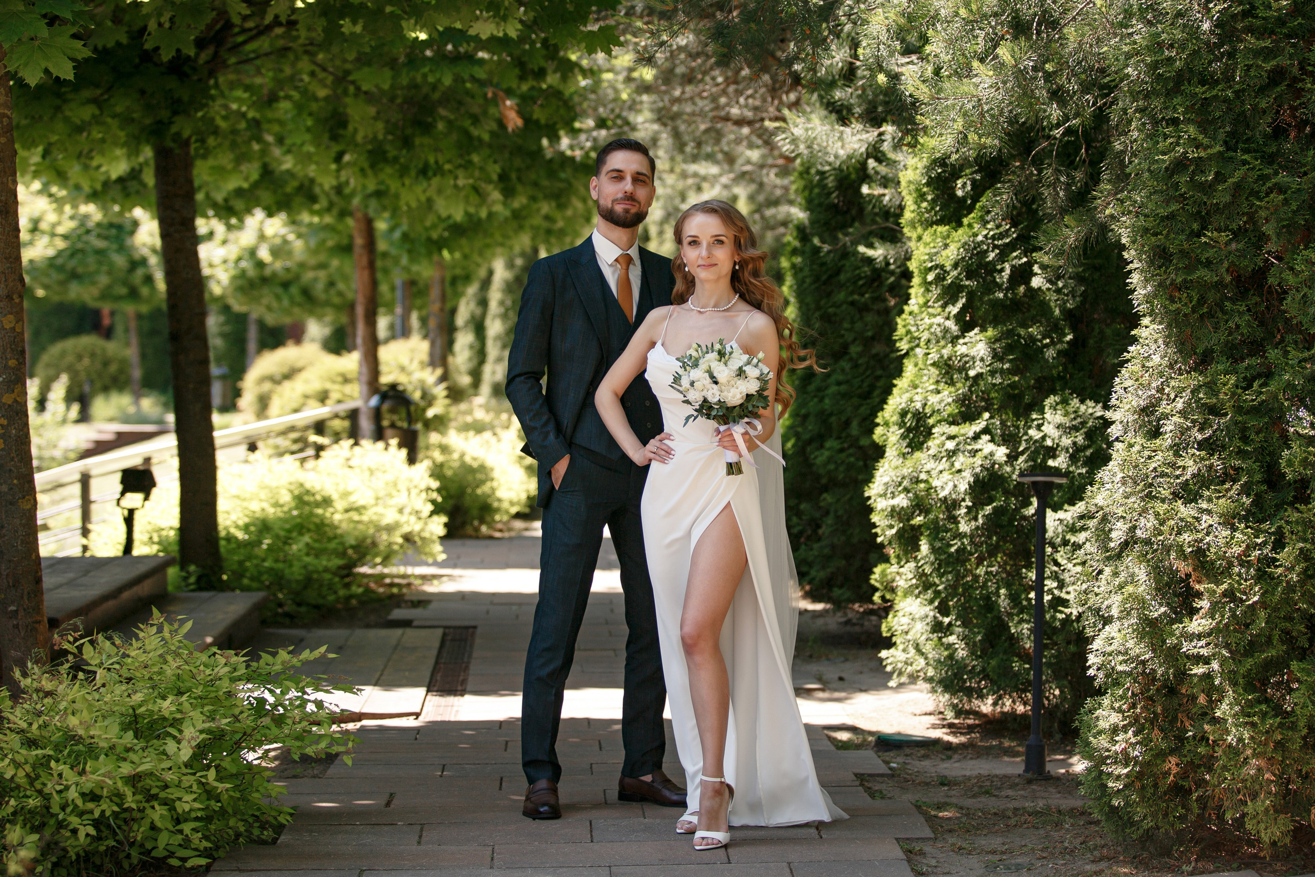 Свадебная фотосессия с кабриолетом и в загородном клубе Artiland. Свадебный фотограф Москва и МО Сергей Киржаев