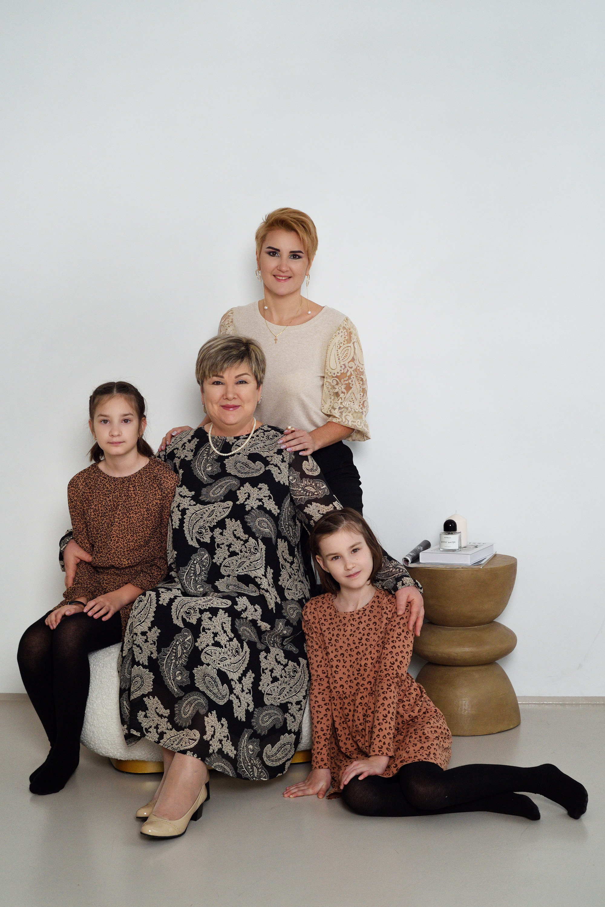 Семейная съёмка студия Чебоксары. Семейный и школьный Фотограф Чебоксары