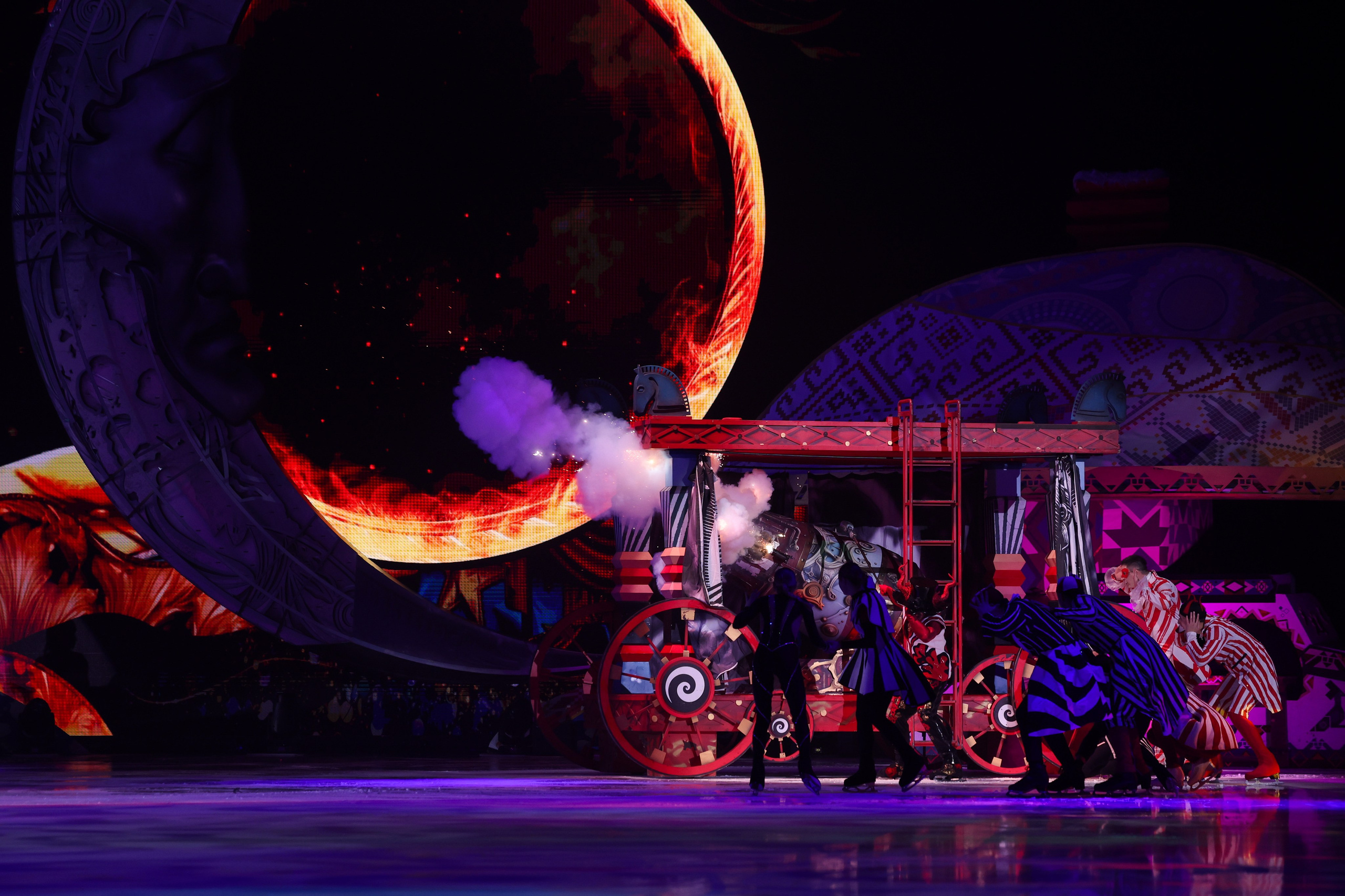 «Вечера на хуторе» ледовое шоу 25.12.2025. Спортивный и репортажный фотограф Антон Тереханов