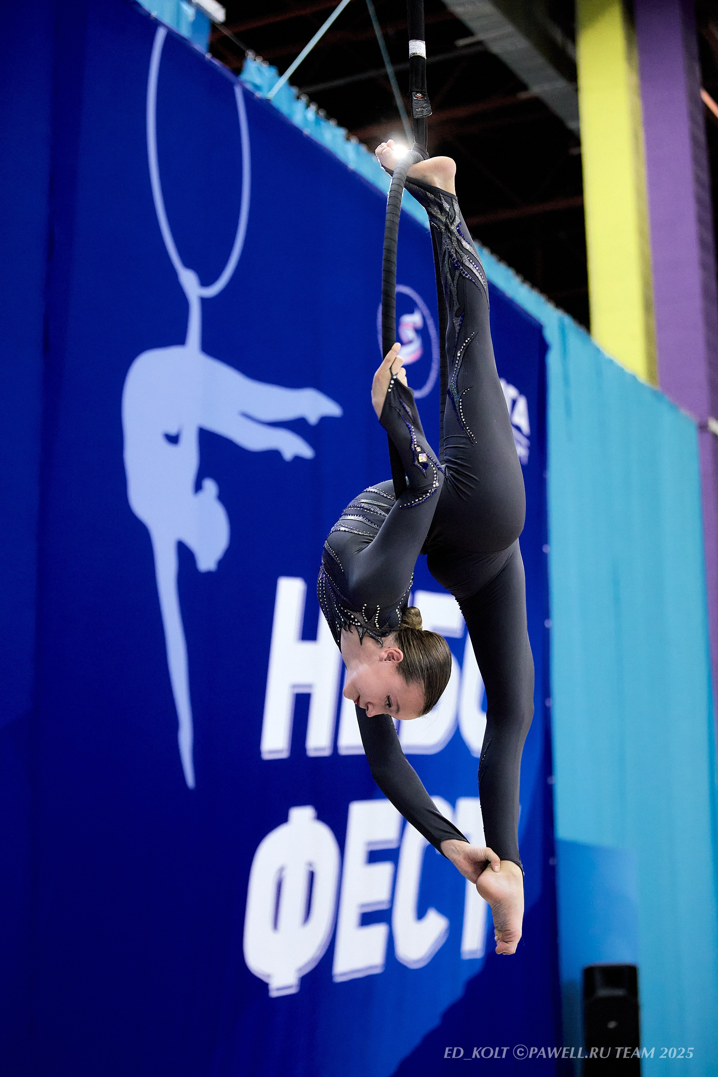 Воздушная гимнастика. ФОТОГРАФ ЭДУАРД КОЛТУНОВСКИЙ