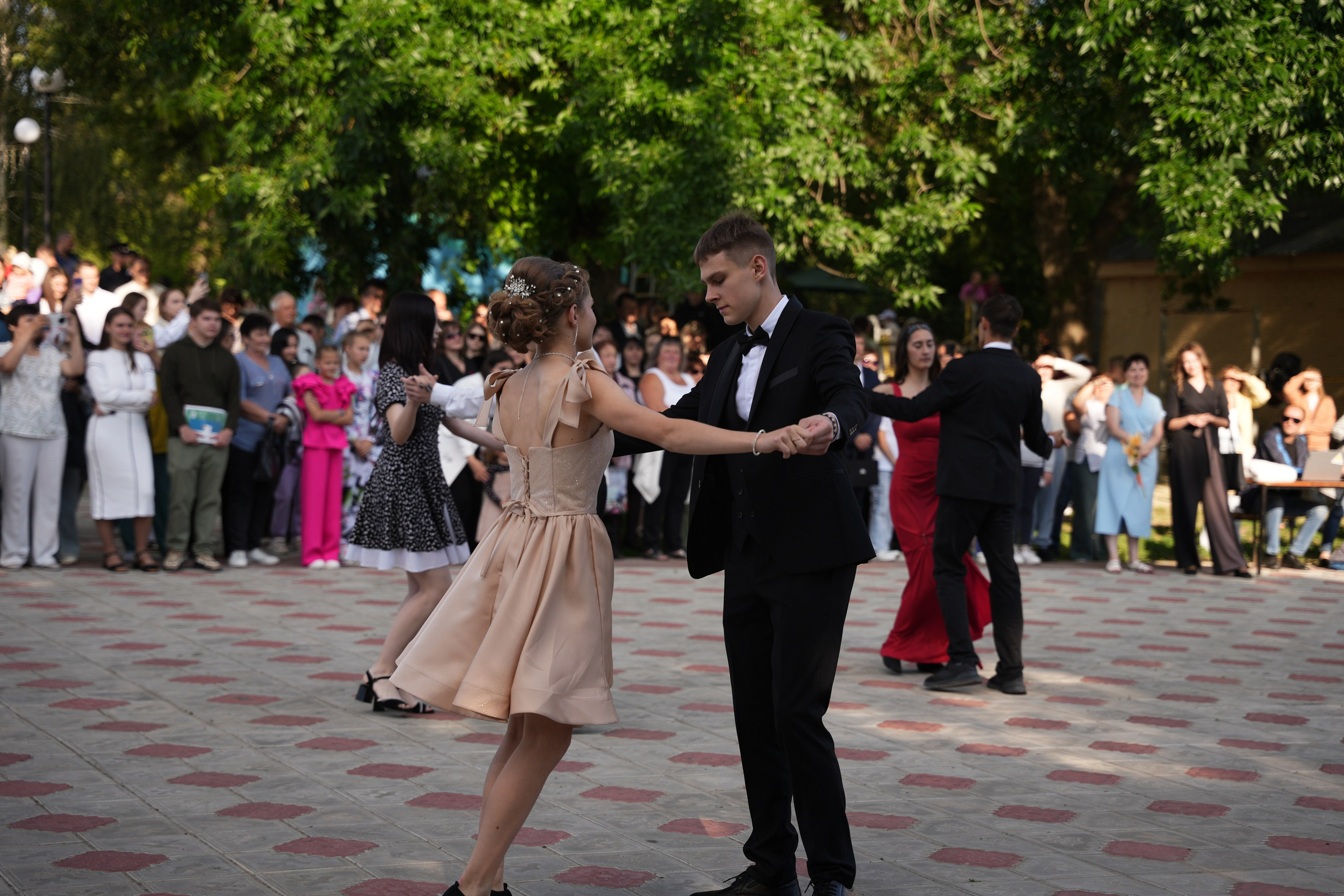 Выпускной в парке. Ольга Плаксина фотограф в Саратове