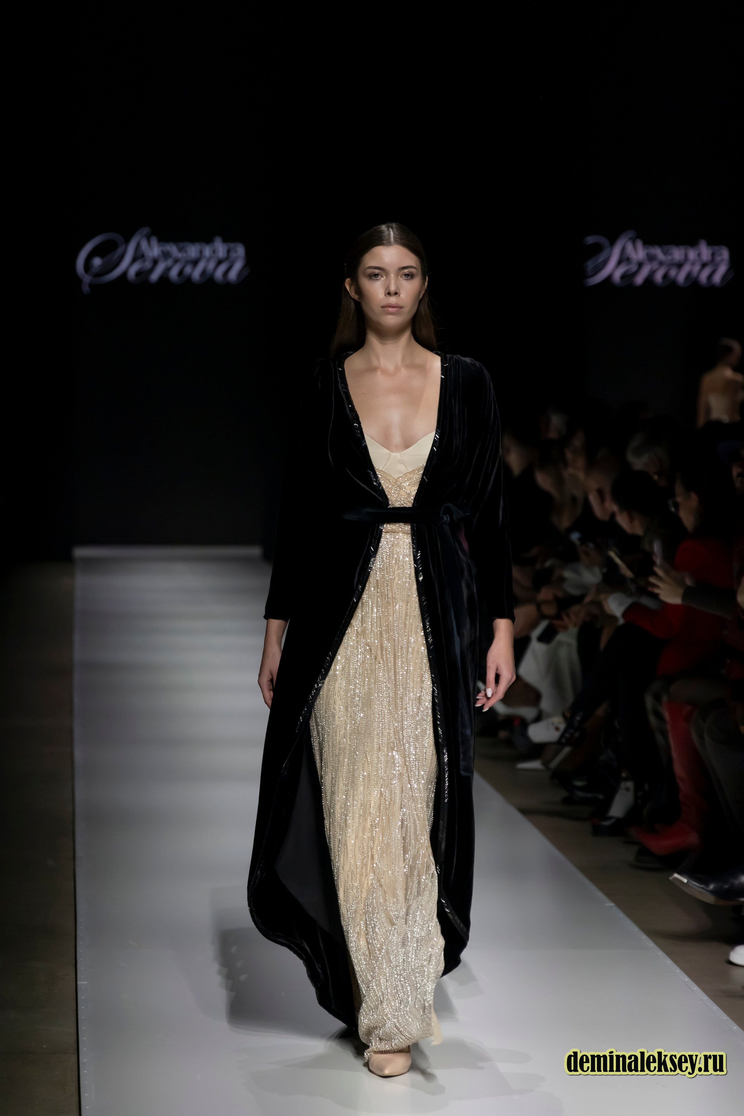 Московская неделя моды 2024 9 октября дизайнер Alexandra Serova. Репортажный, семейный и студийный фотограф в Москве Демин Алексей