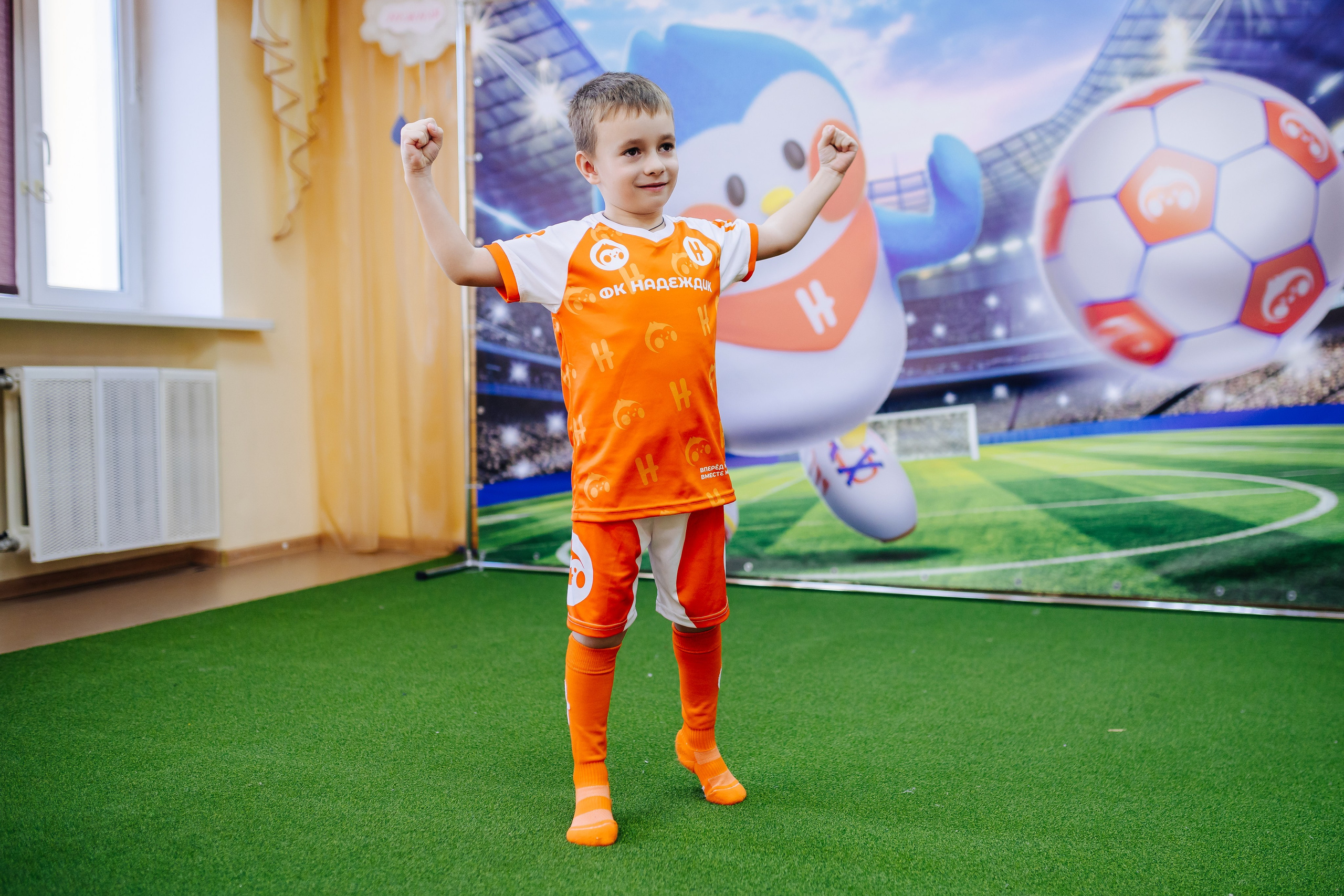 Фотосессия с кубком в детских садах г. Магнитогорска. Денис Прохоров Фотограф в г. Магнитогорск