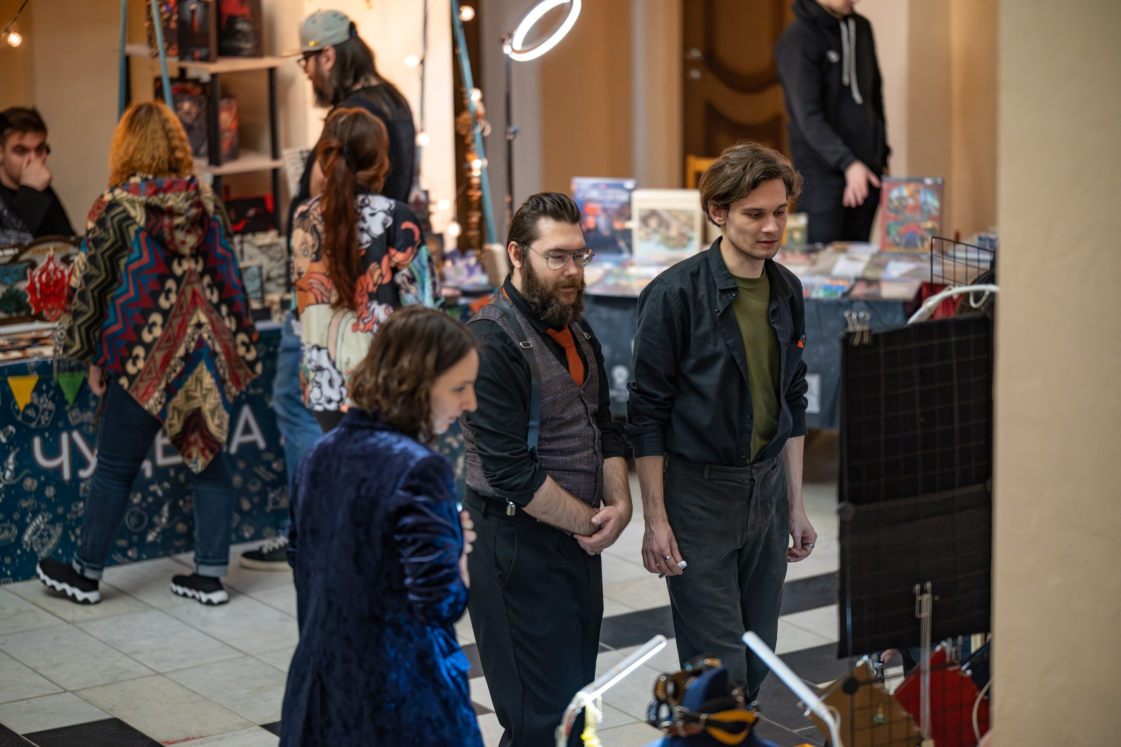 Мантикон IV (2024). Фотографирует красивое Денис Горностаев