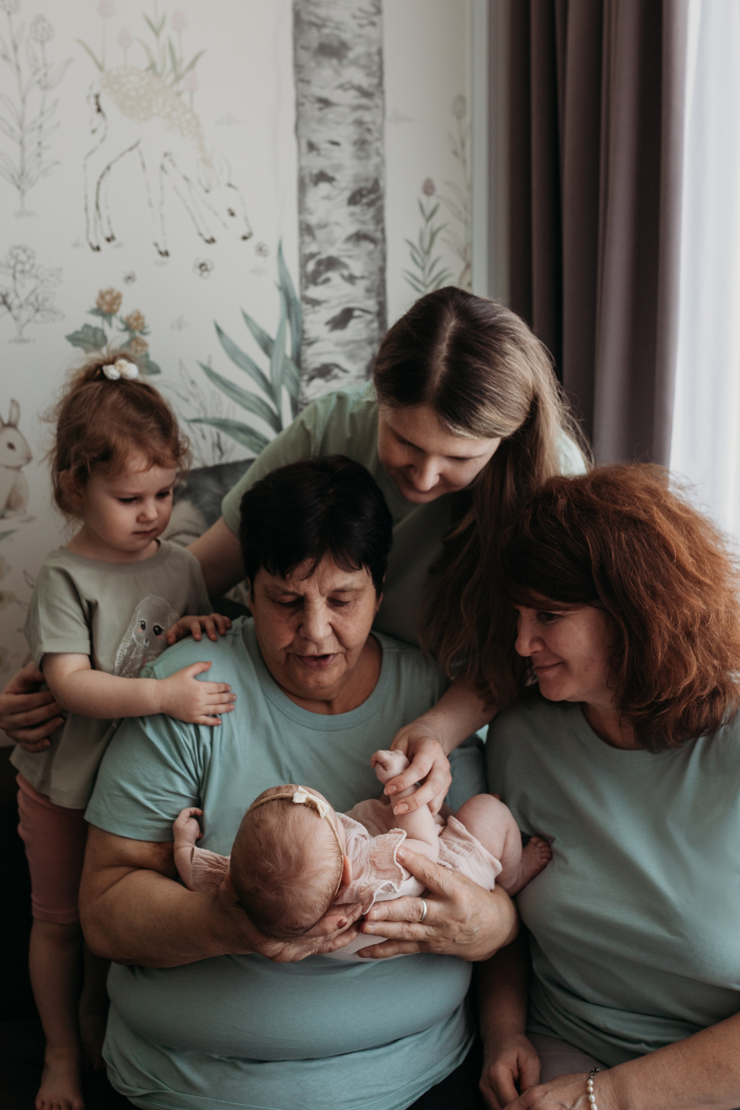 Женская линия. Фотограф новорожденных в г. Барнаул Ренпенинг Катерина