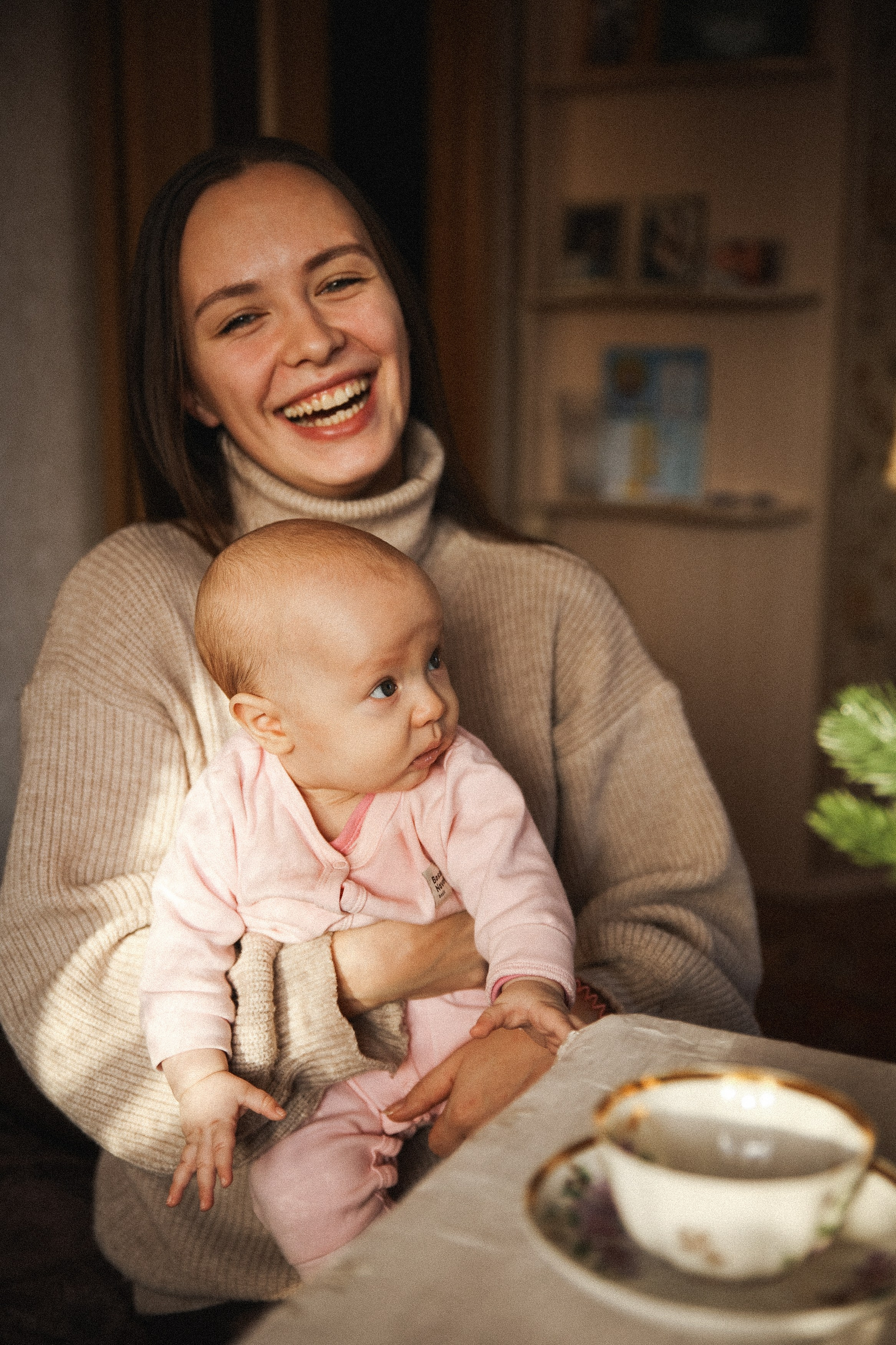 Семейная фотосессия домашняя фотосессия бабушка в гостях у бабушки. Фотограф Владимир Москва