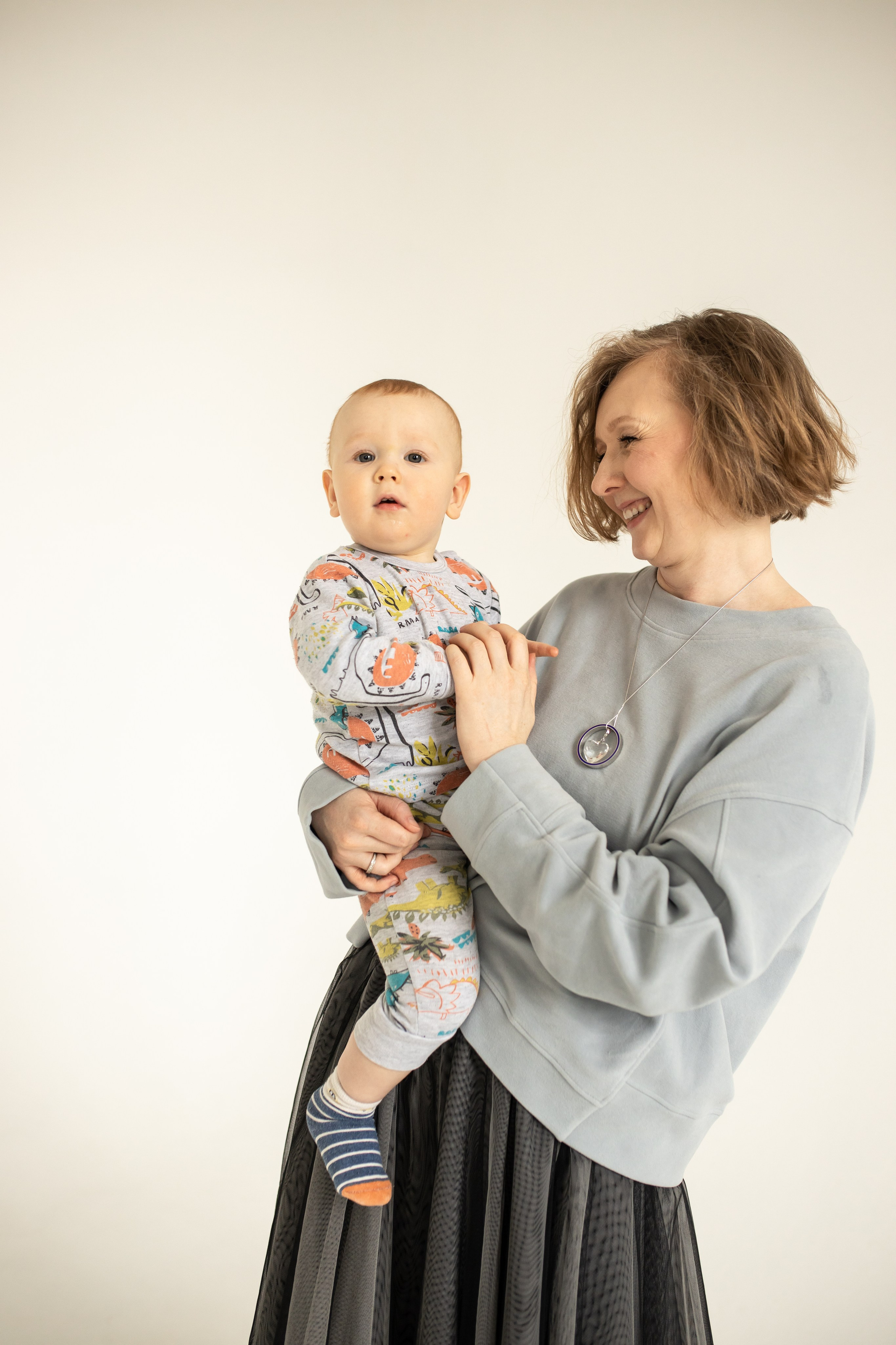 Семейная фотосессия на циклораме с естественным светом. Фотограф в Железнодорожном и Балашихе