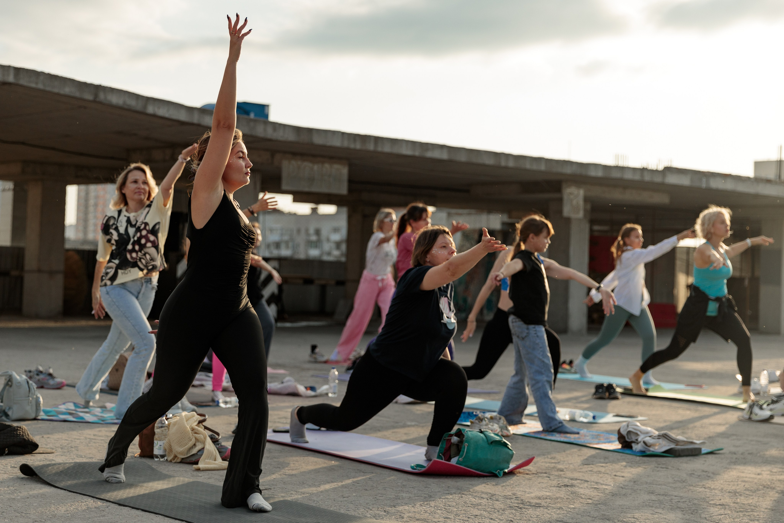 Йога на крыше манежа. Арт фотограф в Саратове, Александр Леонтьев