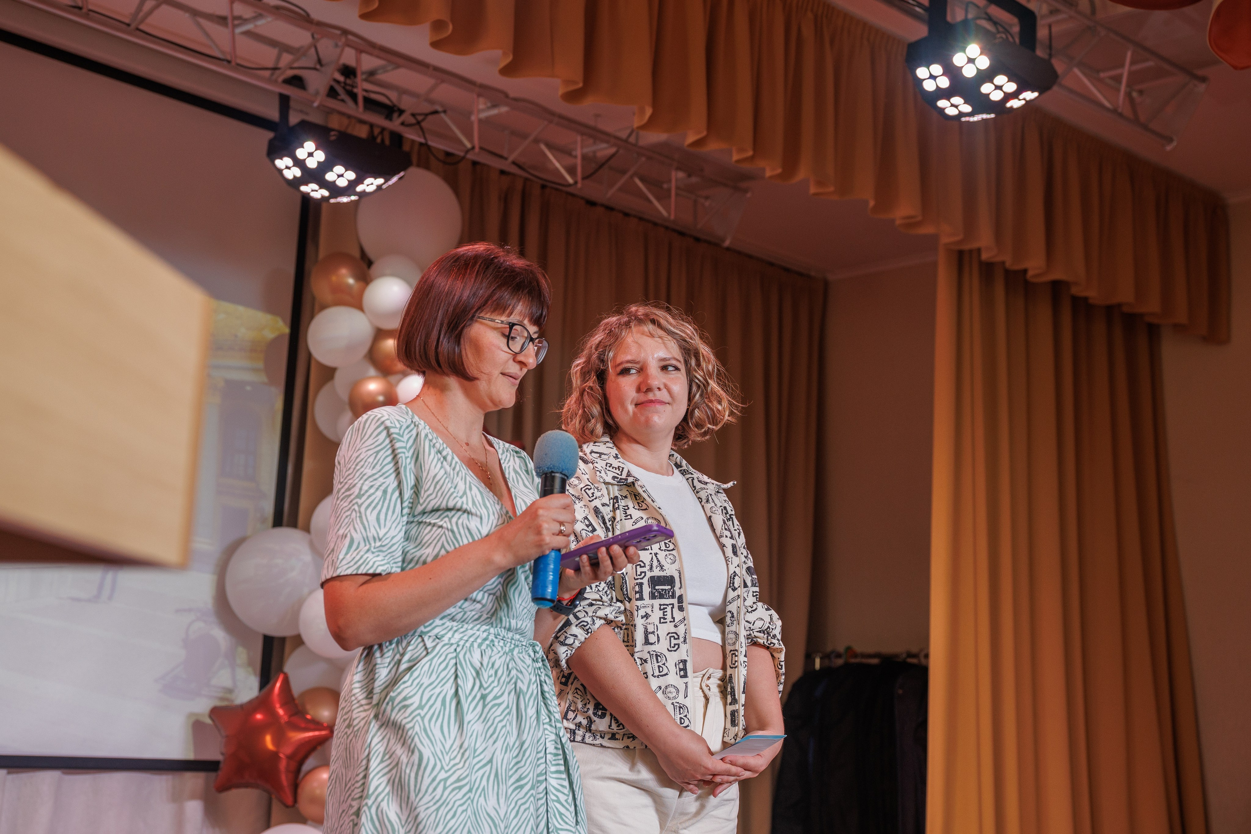 Вручение аттестатов. Свадебный и семейный фотограф в Новосибирске Ирина Дорошкова