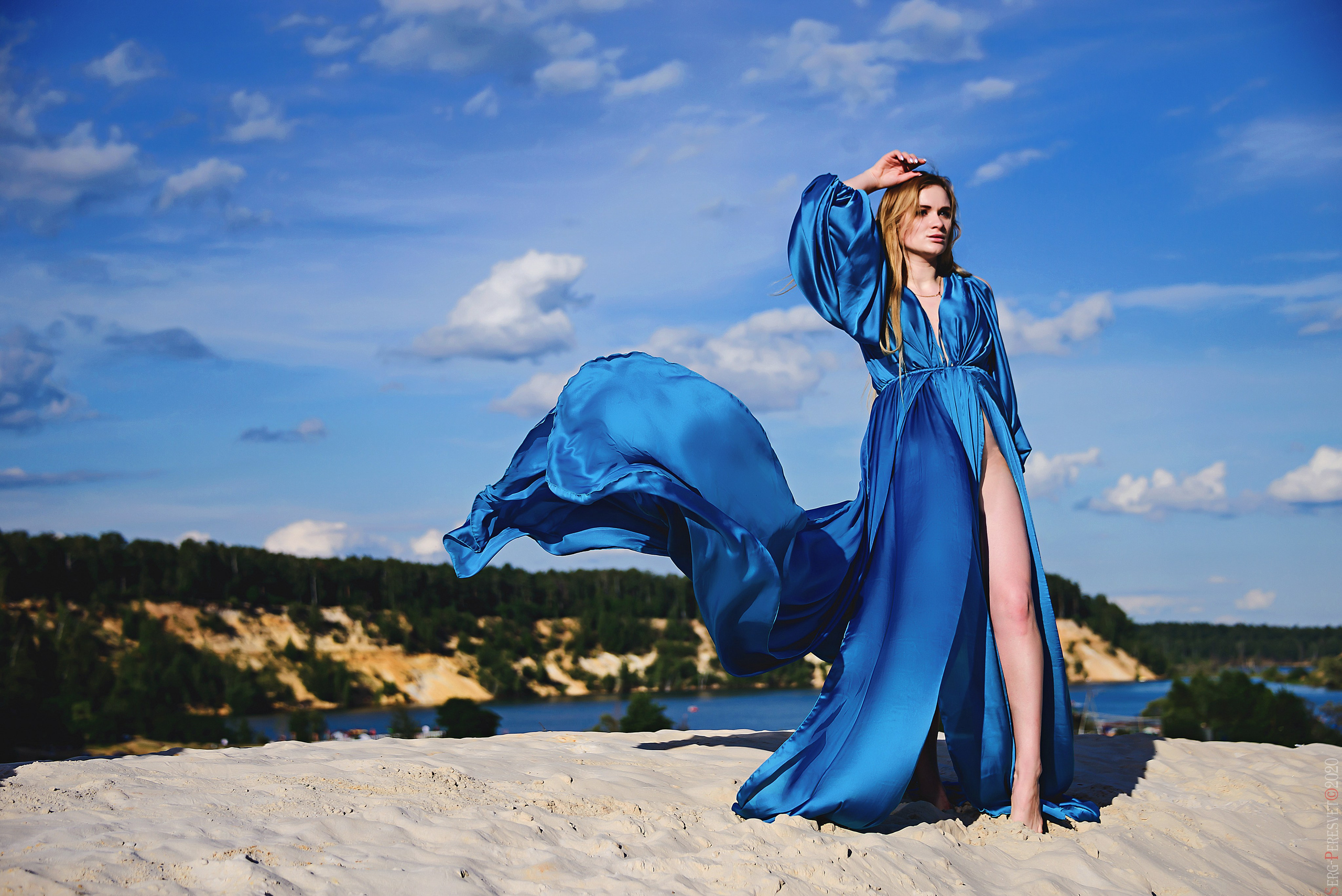 Фотосессия для девушек на природе в Москве - фотограф Сергей Пересвет. Ваш фотограф на праздник в Москве, Раменском, Жуковском, Люберцах