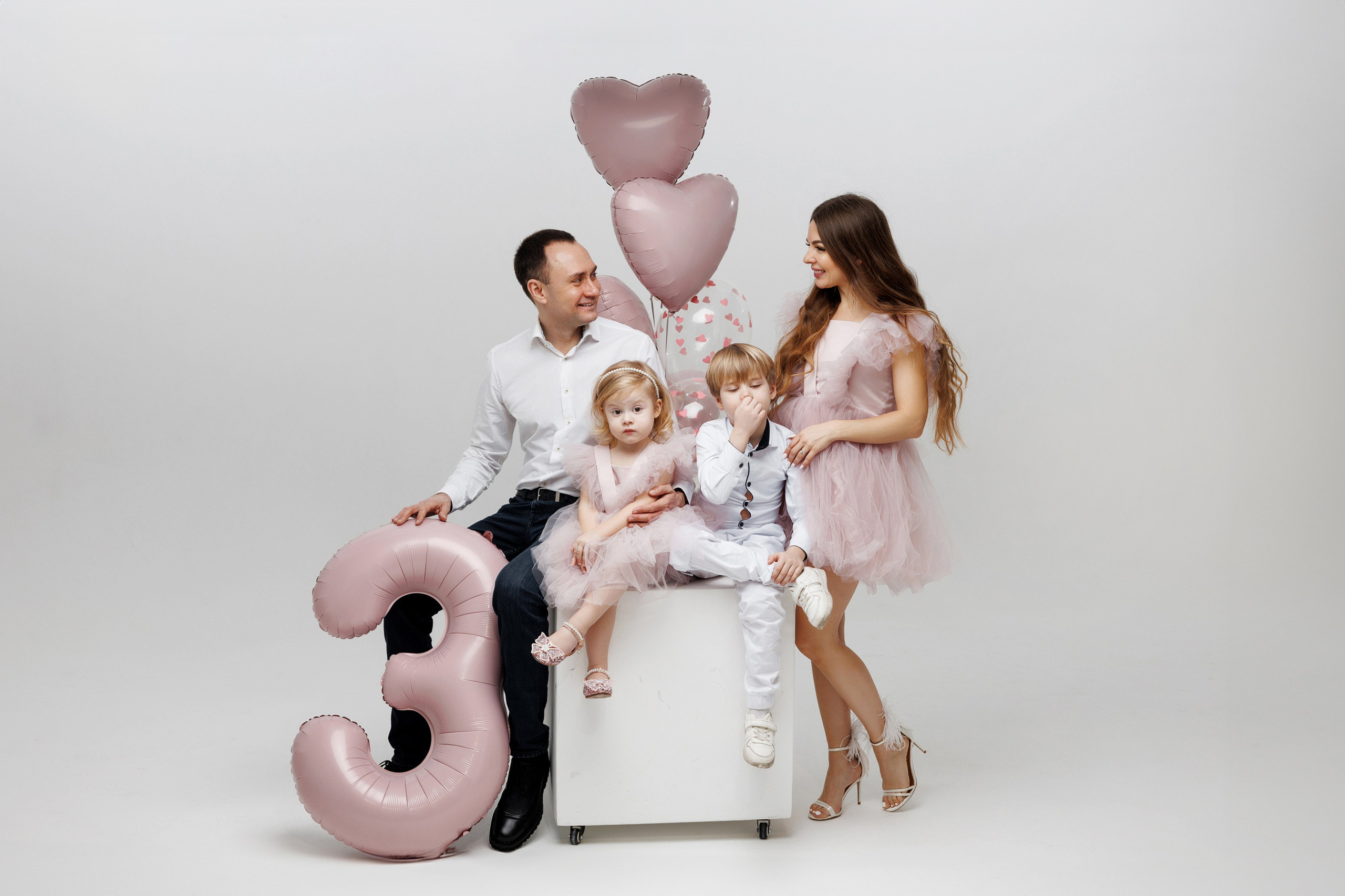 Съемка Дня Рождения Алисы в фотостудии CROSS-STUDIO зал IDEAL. Свадебный и семейный фотограф в Москве и МО Елена Агапова