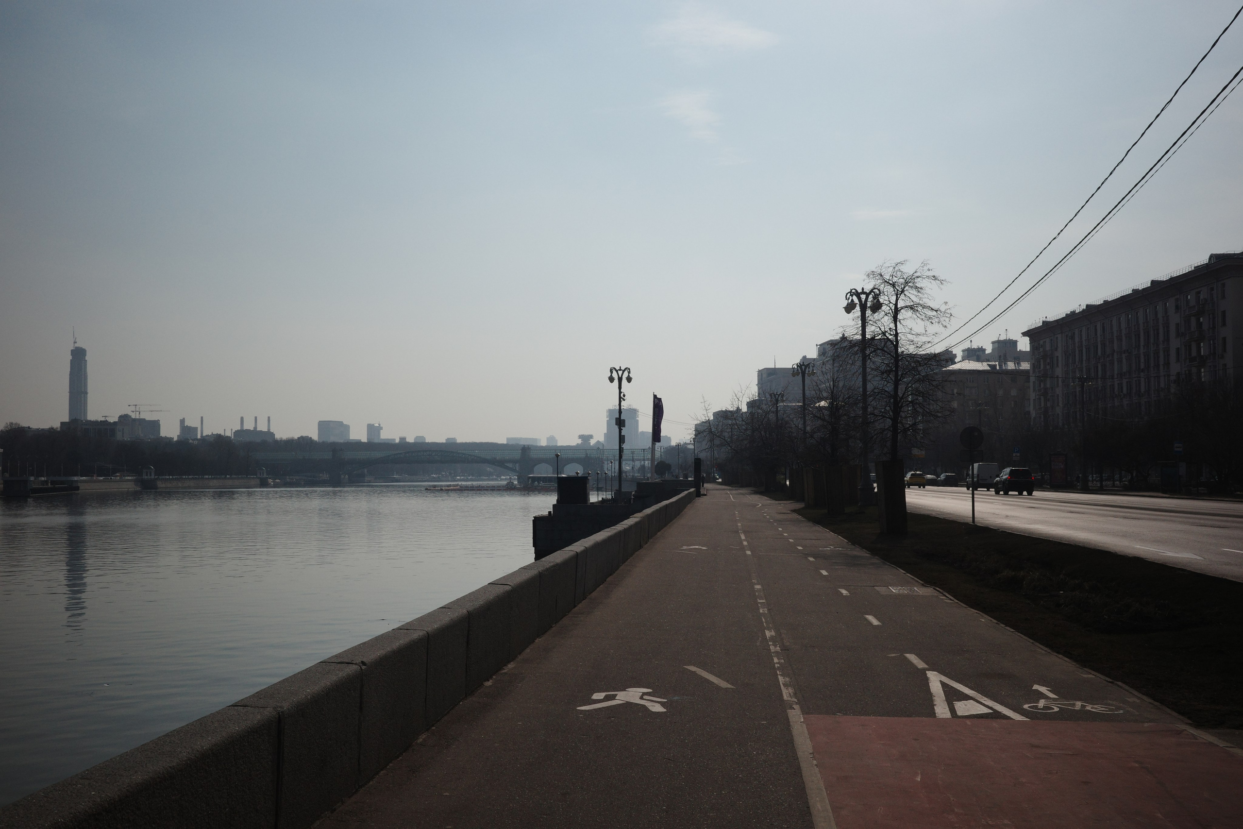 #45: Фрунзенская набережная / март 2026. Проект «Фотокладовка»: блог уличной фотографии в формате street photo