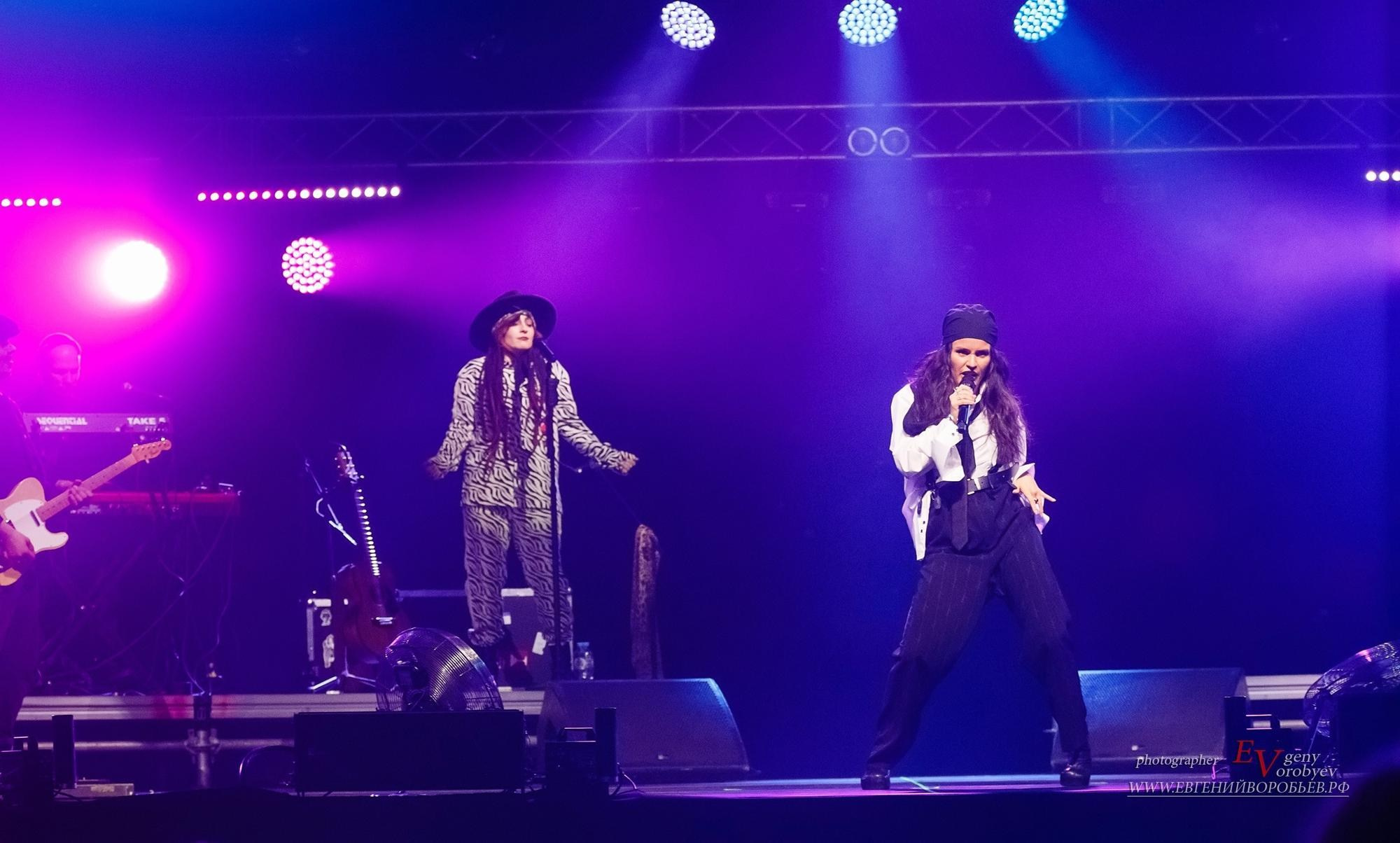 Концерт певицы зиверт в Красноярске фото репортаж артистка шоу фоторепортаж репортажный фотограф фотосъёмка заказать цена стоимость пример