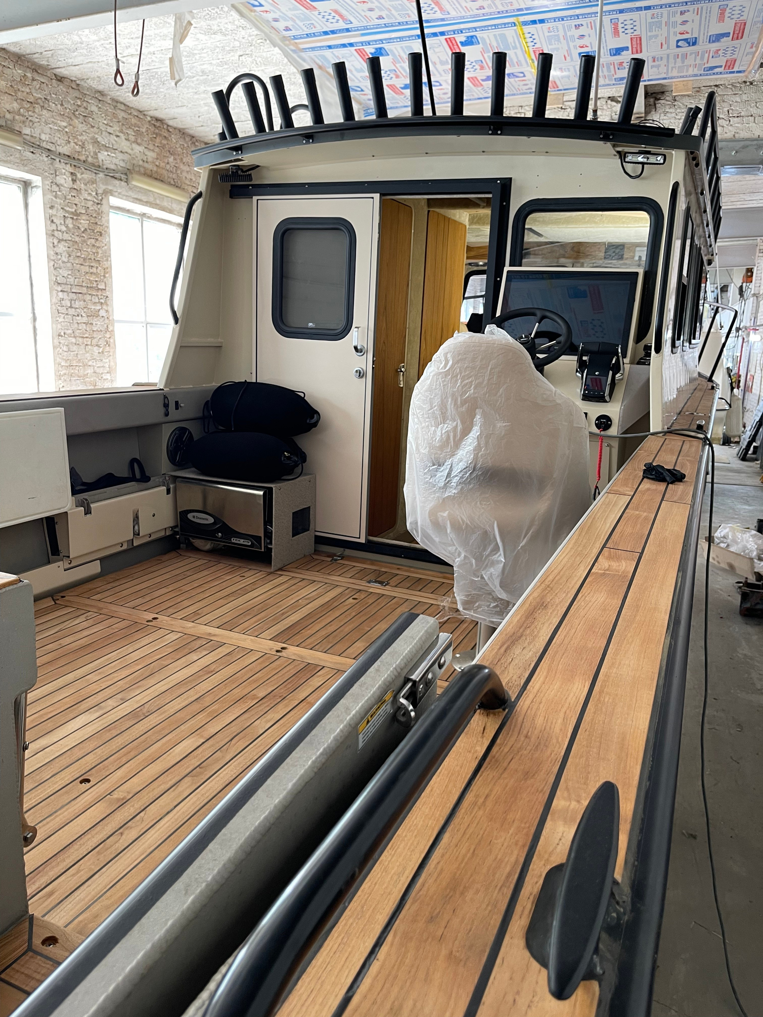 Дизайн персонализации Алюминиевого катера Weldcraft Cuddy King 300 OS. Design Yachts and Cars