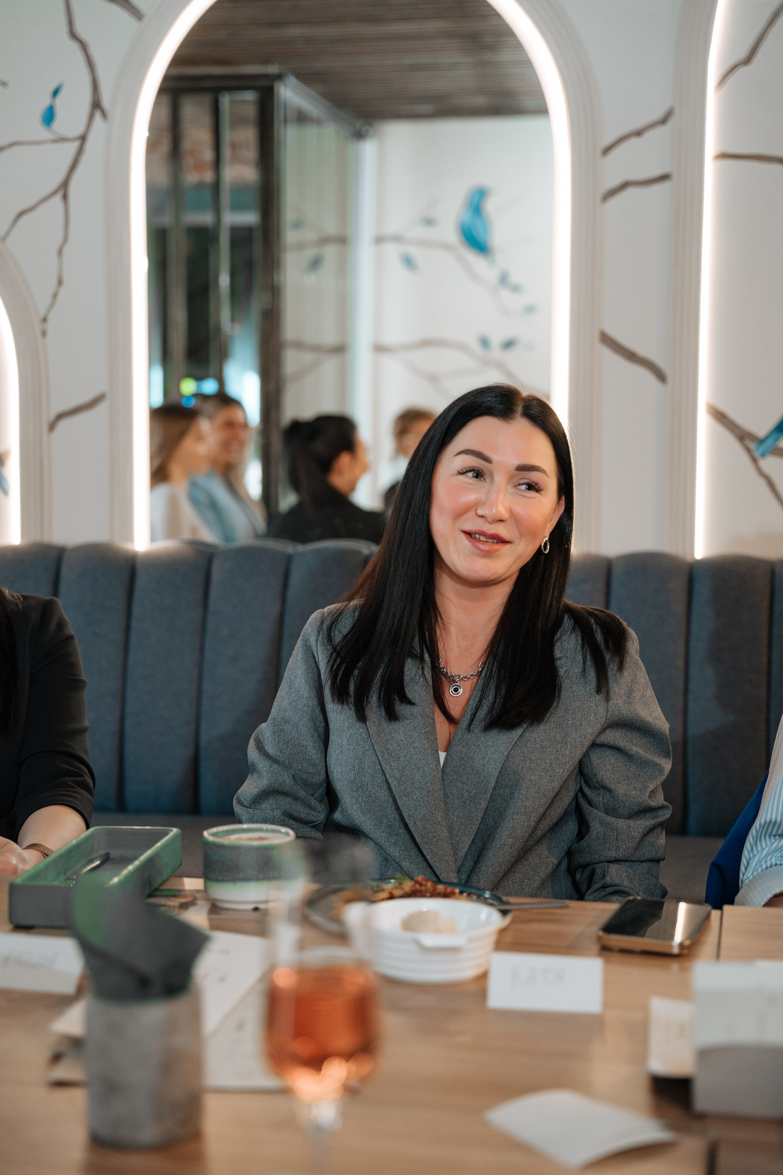 Мафия. Бар FINCH. ЖЕНСКИЙ КЛУБ LAXMI. Портретный фотограф в Санкт-Петербурге Дмитриева Наталия