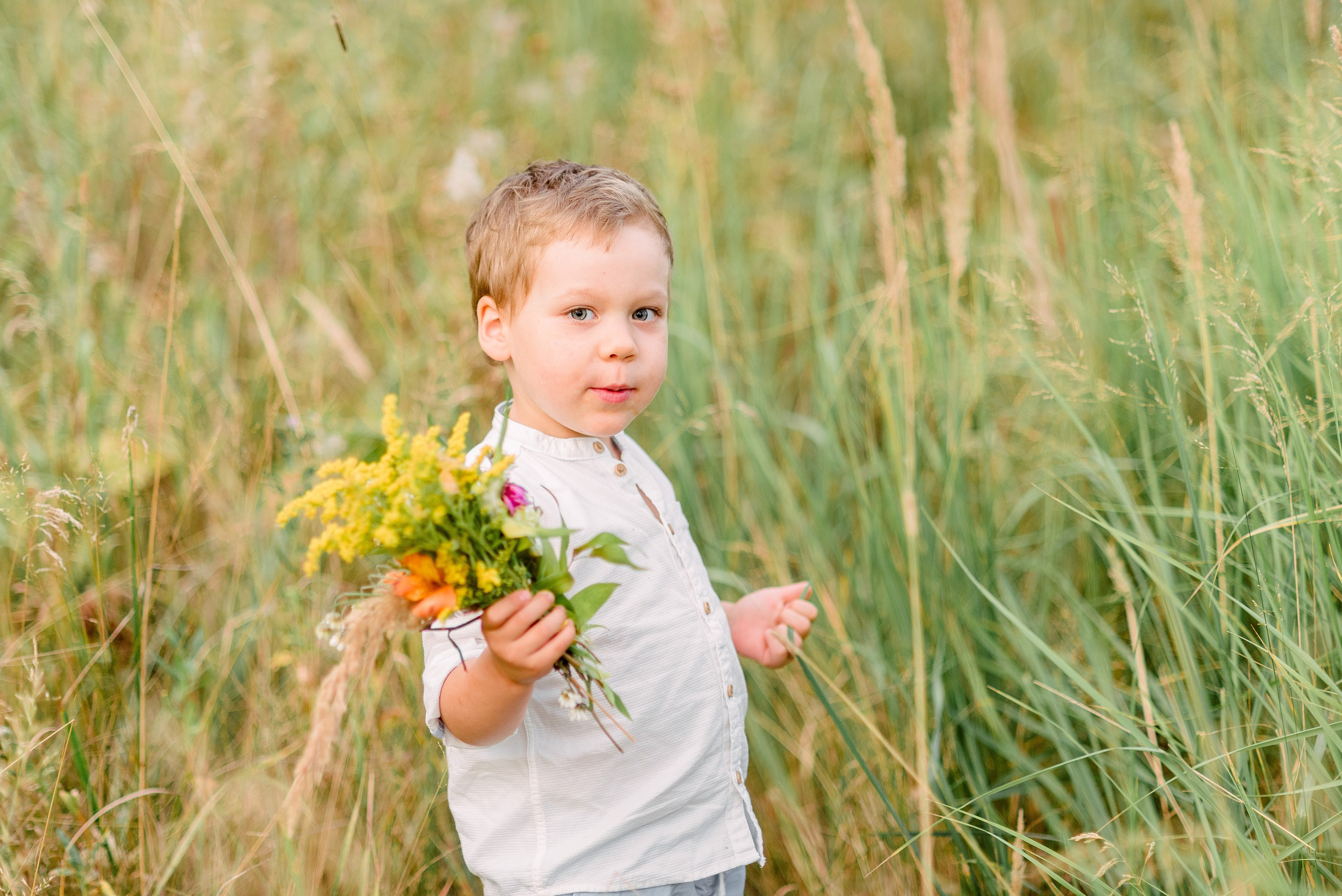 В поле. Фотограф Юлия Попова