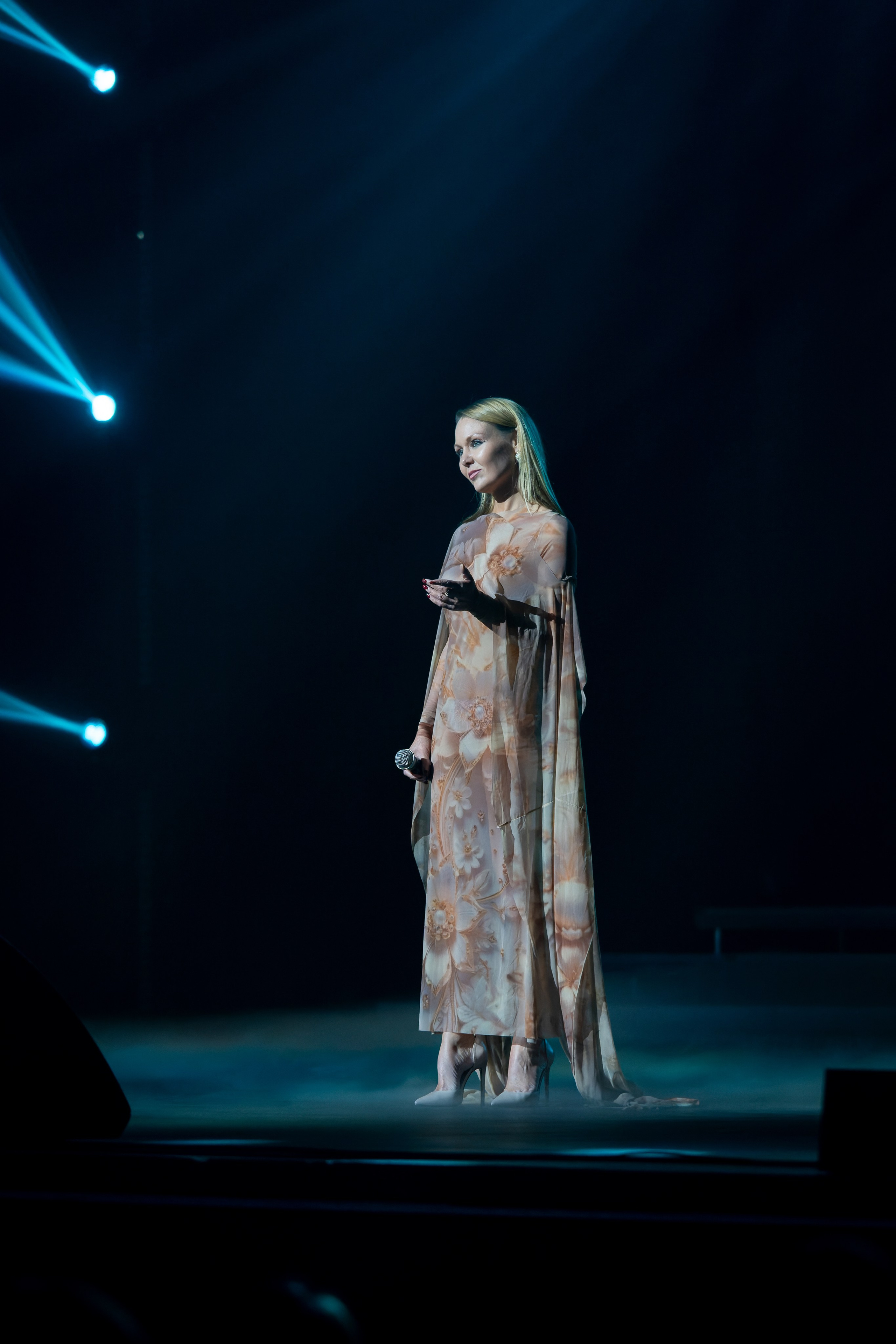 Ирина Зорина, гала-концерт " Мама — ангел на земле» 1 декабря 2025. «Студия DRONAVT`s» — видеосъёмка и фотография г. Москва