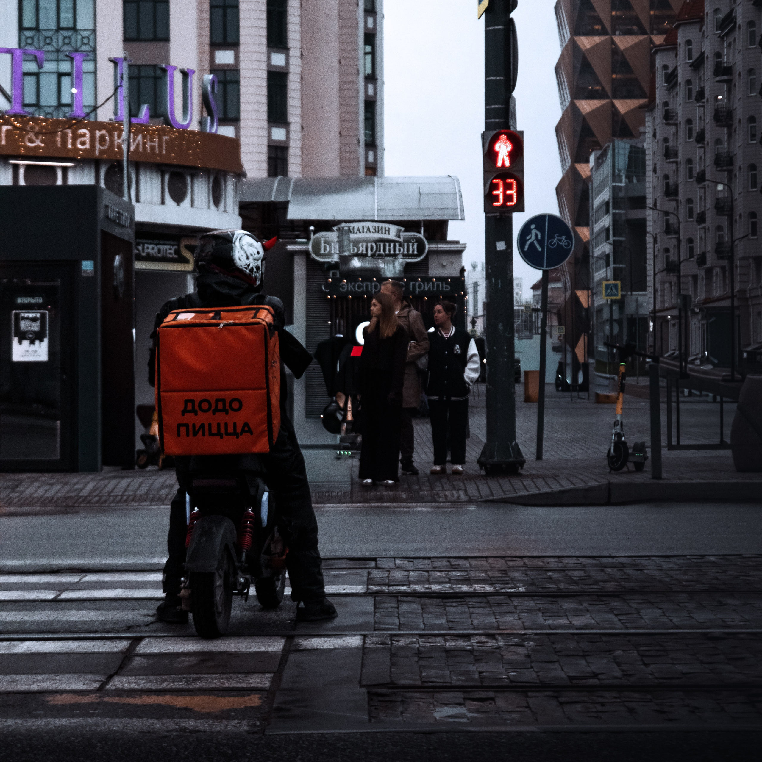 STREET. Стрит-фотограф, репортажный фотограф в Екатеринбурге