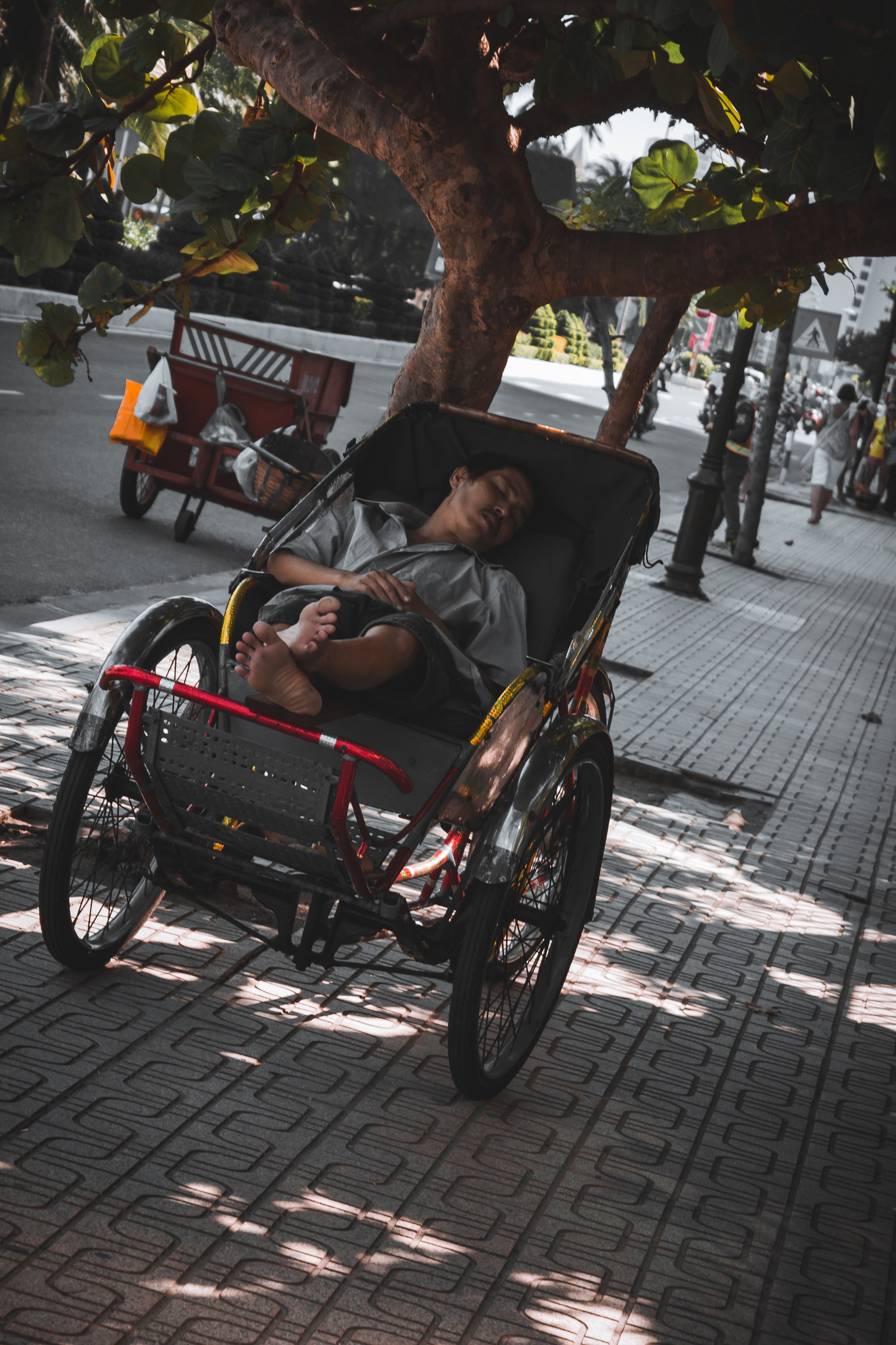 STREET. Стрит-фотограф, репортажный фотограф в Екатеринбурге