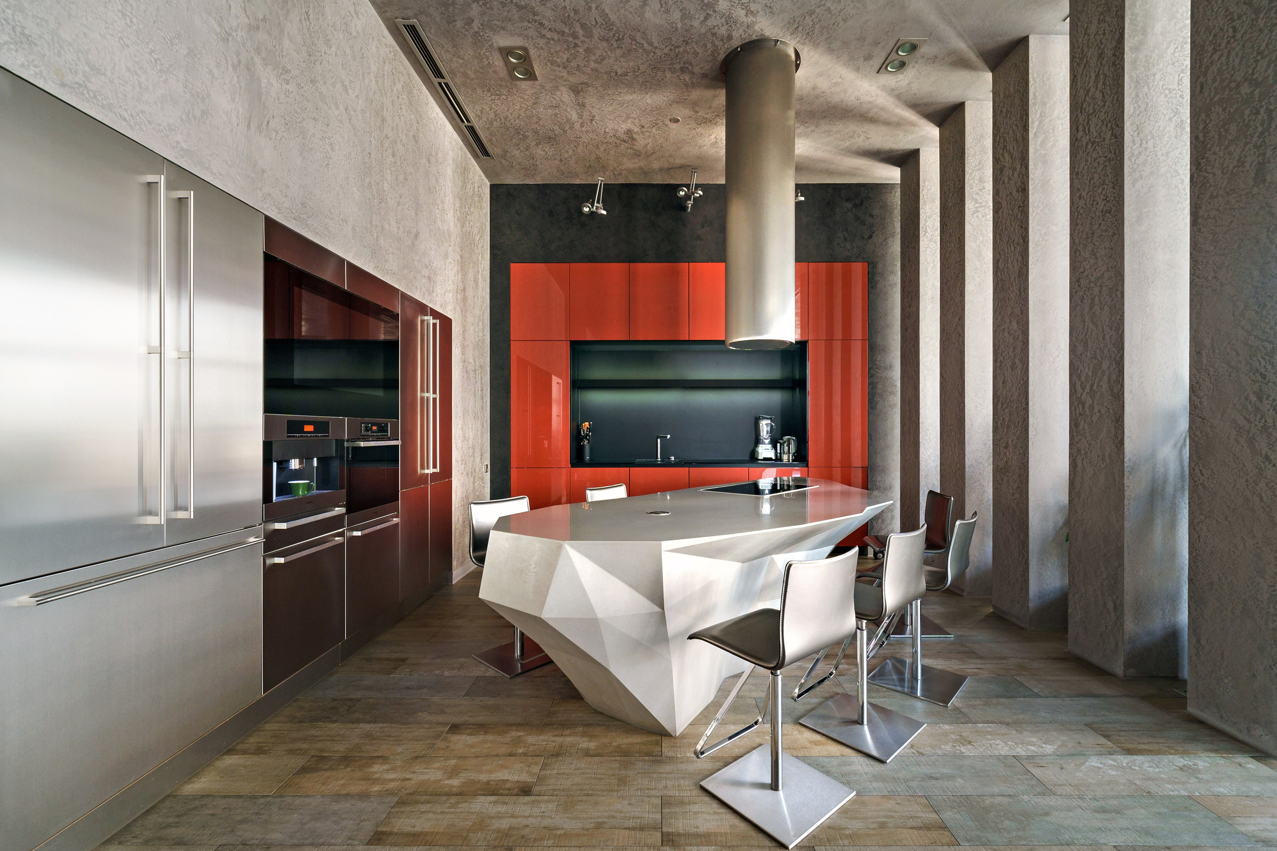 Интерьерная фотография кухни с дизайнерским оформлением