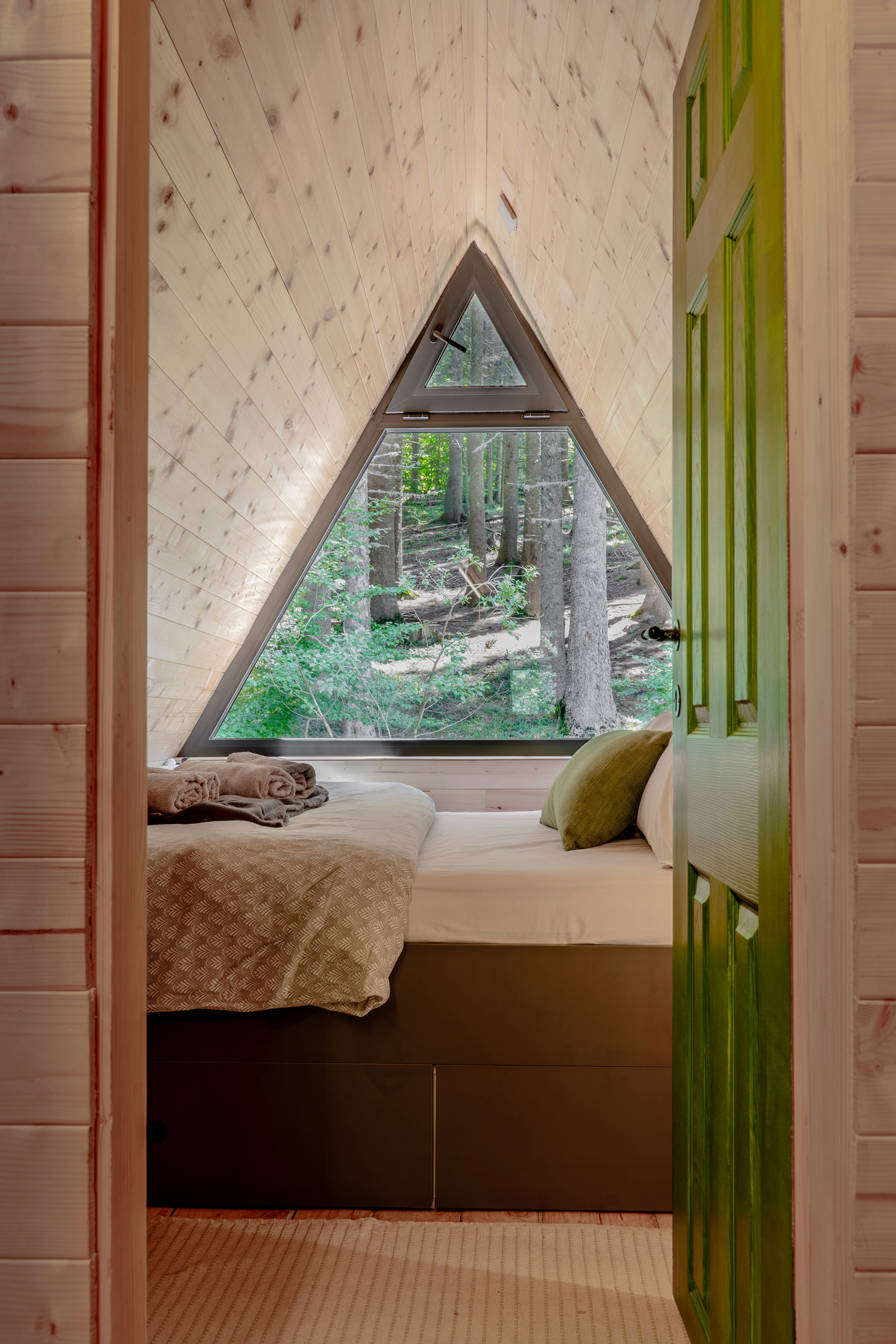 Viktorija Chalet. Photographer Liana Sudets Serbia Kopaonik Brzece Brus