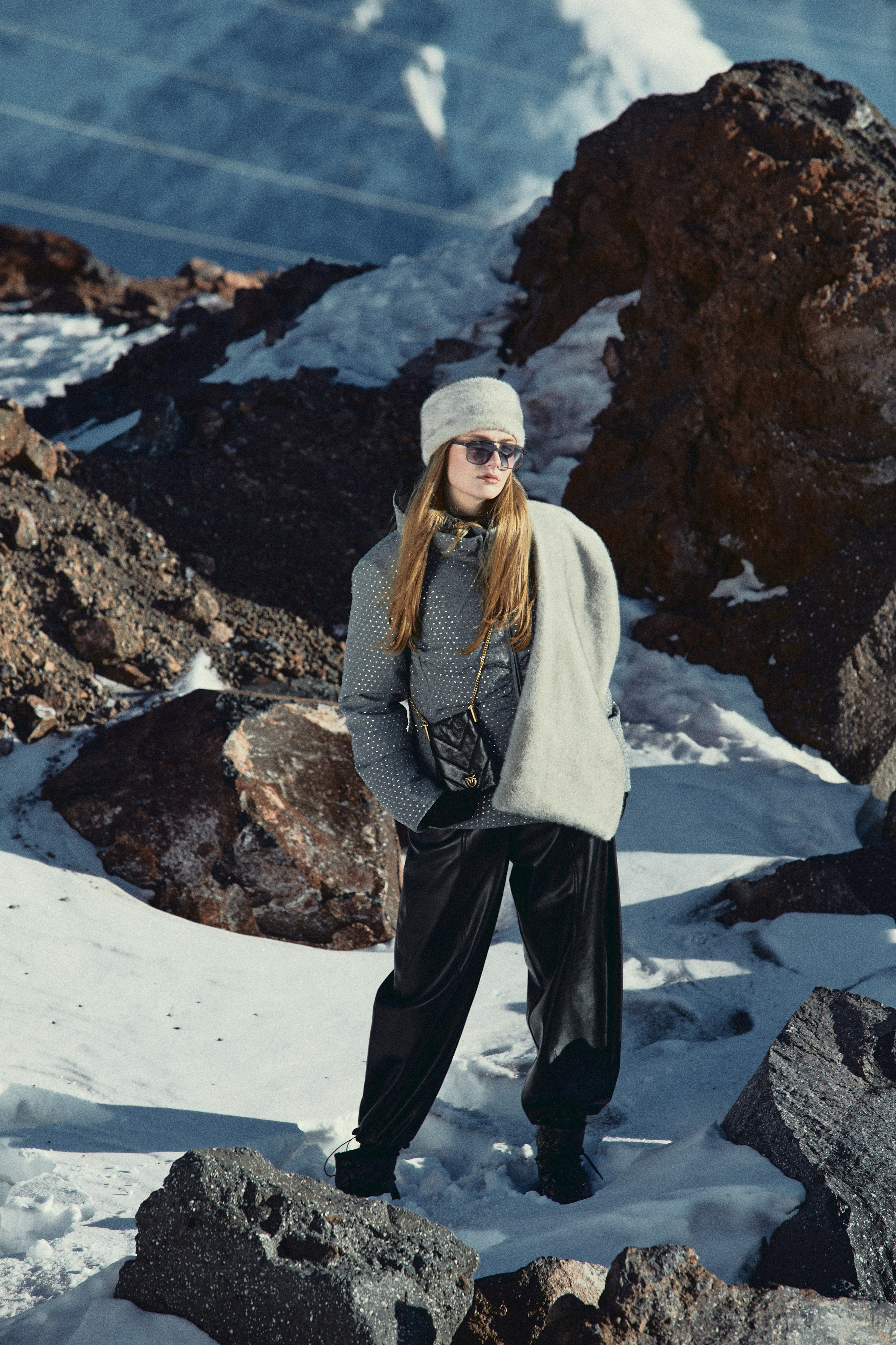 Съемка для бренда одежды в горах под ключ. Фотограф Продюсер в горах КБР / Москва  Нальчик Горы